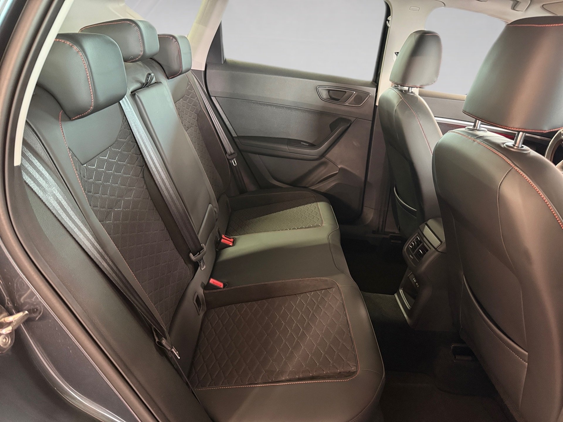 Ateca FR 2.0 TSI FR 4Drive DSG LED Navi RFK PDC SHZ