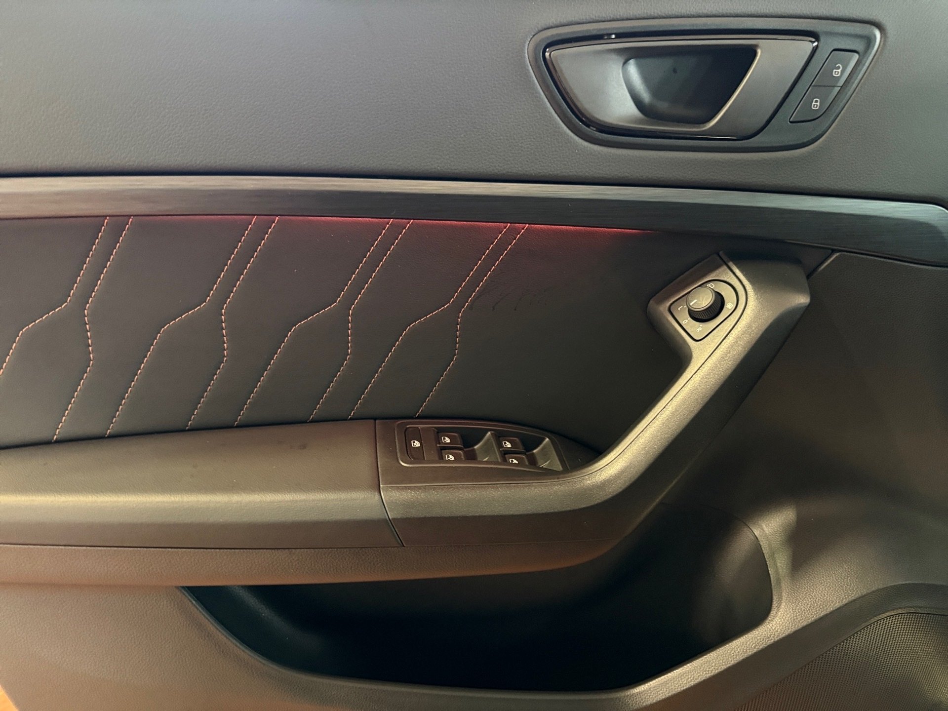 Ateca 2.0 TSI 4Drive DSG LED Navi ACC AHK 360°