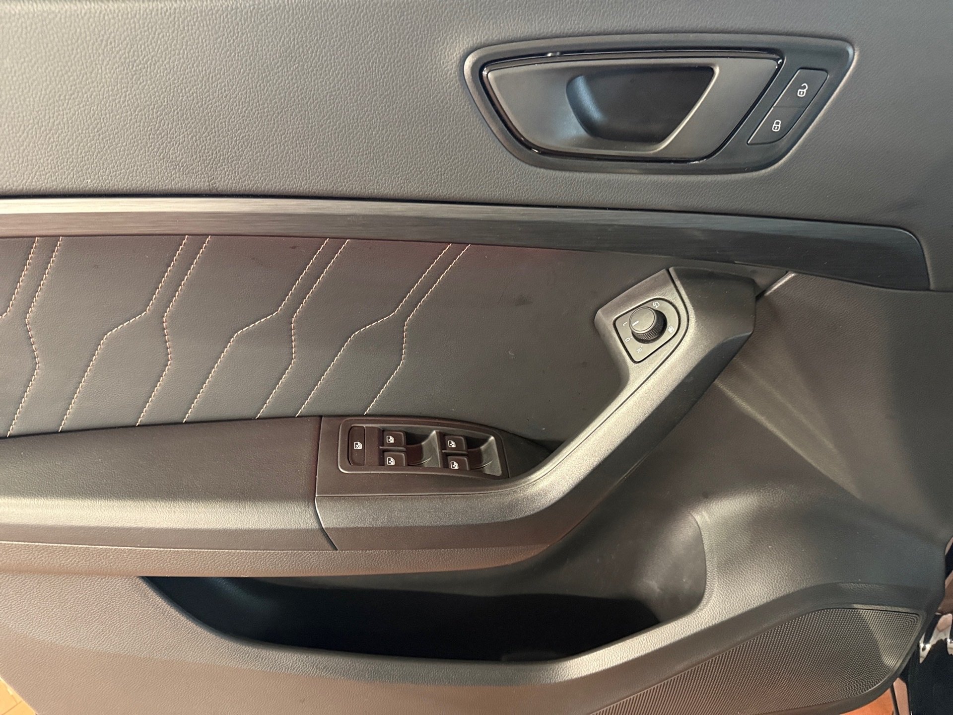 Ateca VZ 2.0 TSI 4Drive DSG LED Navi ACC AHK 360°