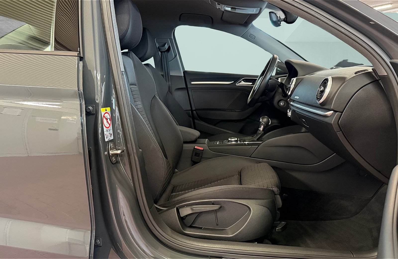 A3 Limousine 2.0 TFSI Sport S-tronic LED PDC hinten SHZ