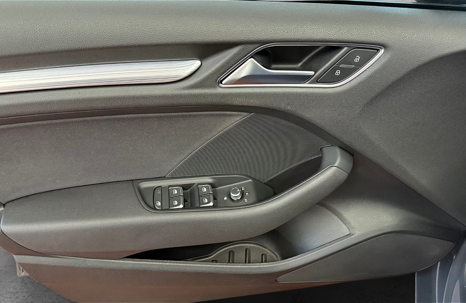 A3 Limousine 2.0 TFSI Sport S-tronic LED PDC hinten SHZ