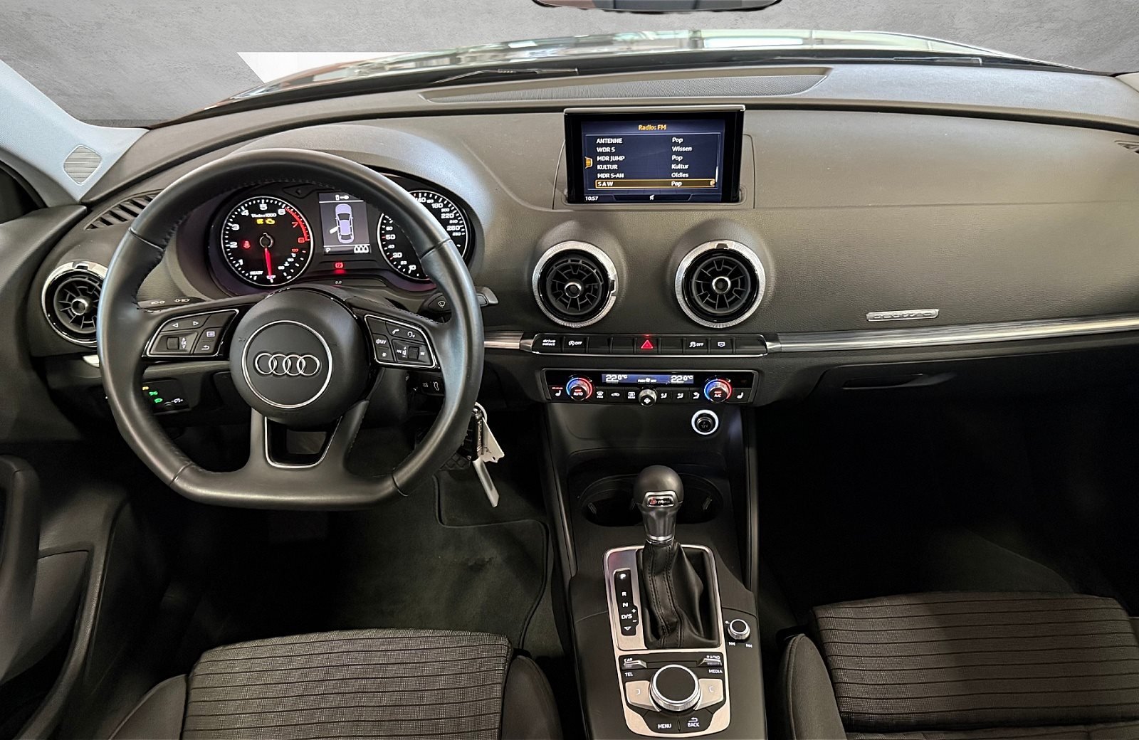 A3 Limousine 2.0 TFSI Sport S-tronic LED PDC hinten SHZ