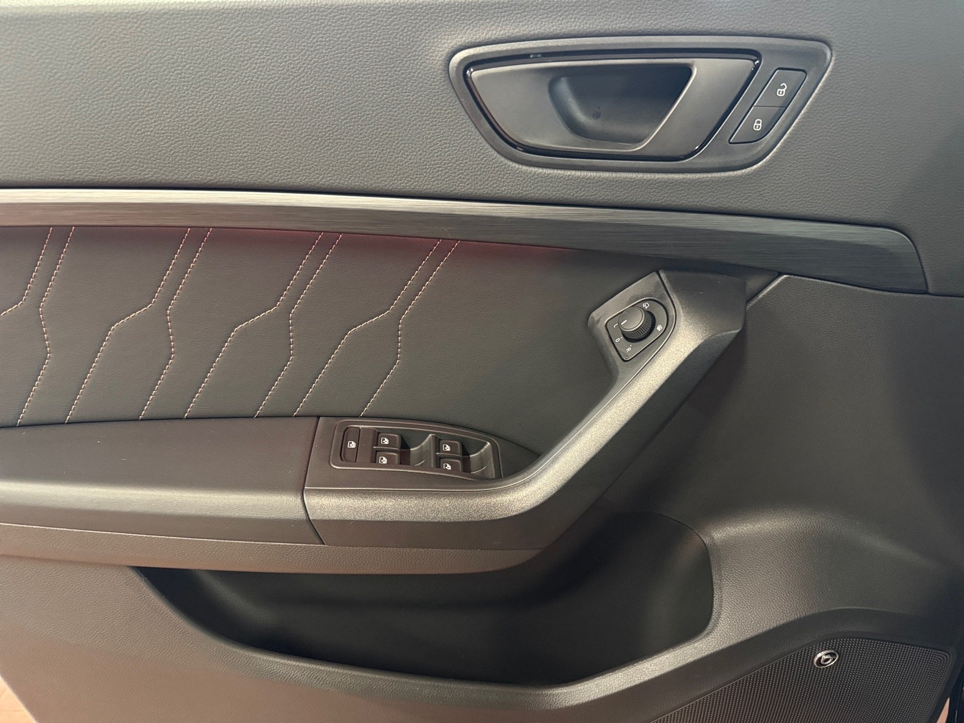 Ateca VZ 2.0 TSI 4Drive DSG LED Navi ACC Pano Beats