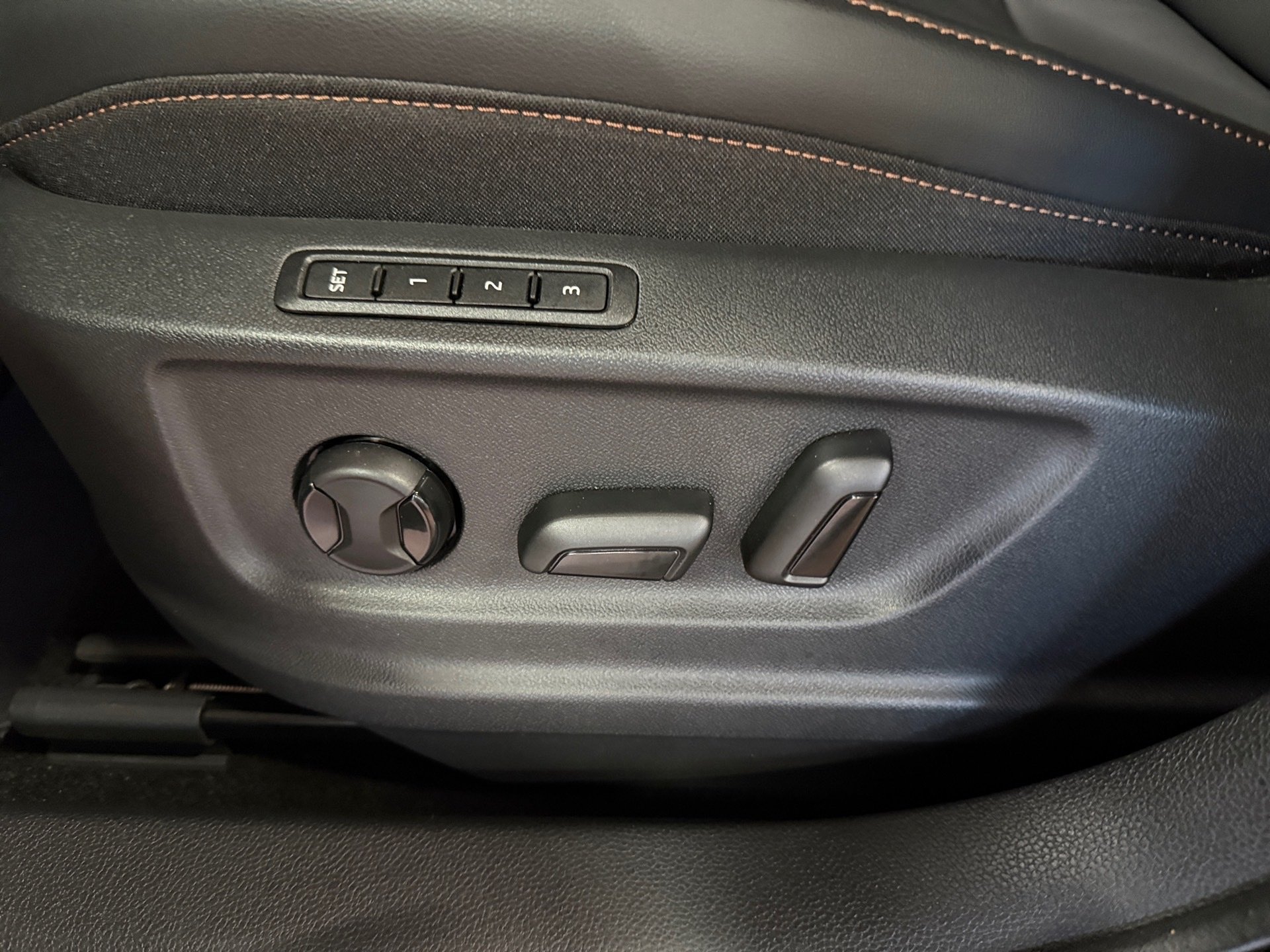 Ateca VZ 2.0 TSI 4Drive DSG LED Navi ACC Pano Beats