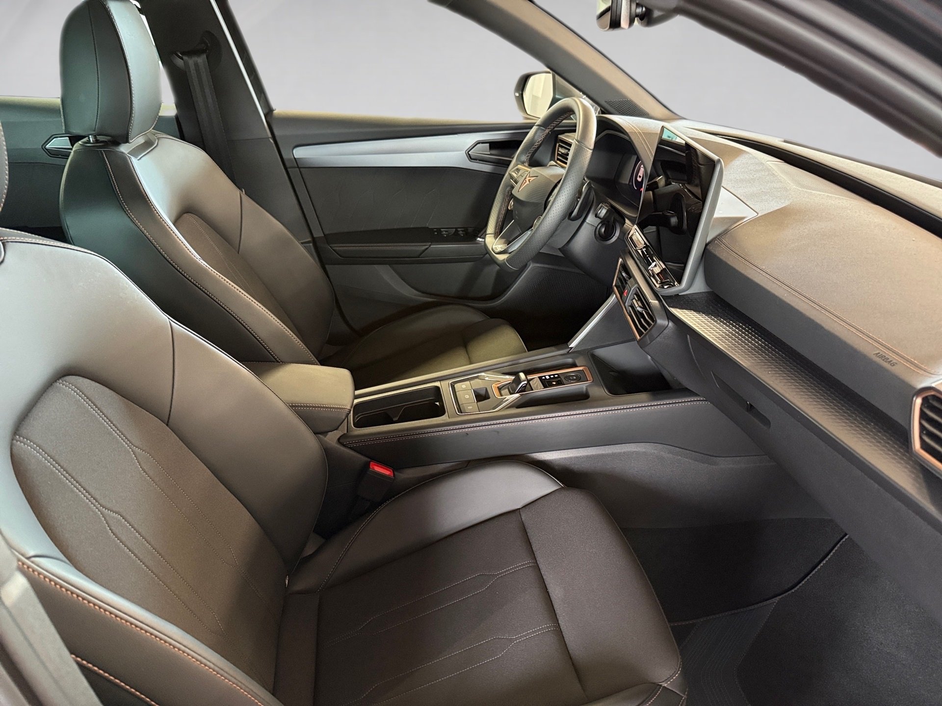 Leon 2.0 TDI DSG Edge Matrix Navi ACC RFK ACC LM