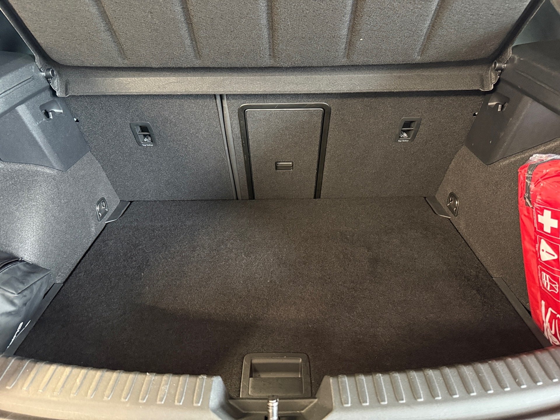Leon 2.0 TDI DSG Edge Matrix Navi ACC RFK ACC LM