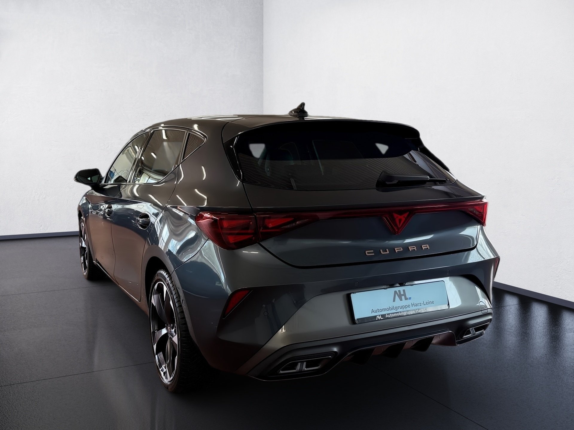 Leon 2.0 TDI DSG Edge Matrix Navi ACC RFK ACC LM