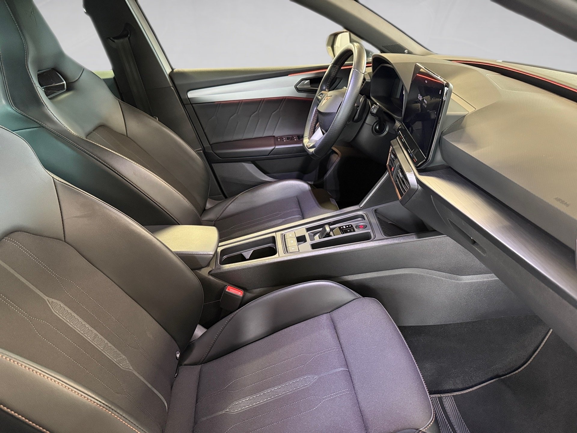 Leon 1.5 eTSI DSG LED Navi ACC RFK Beats ACC AUT