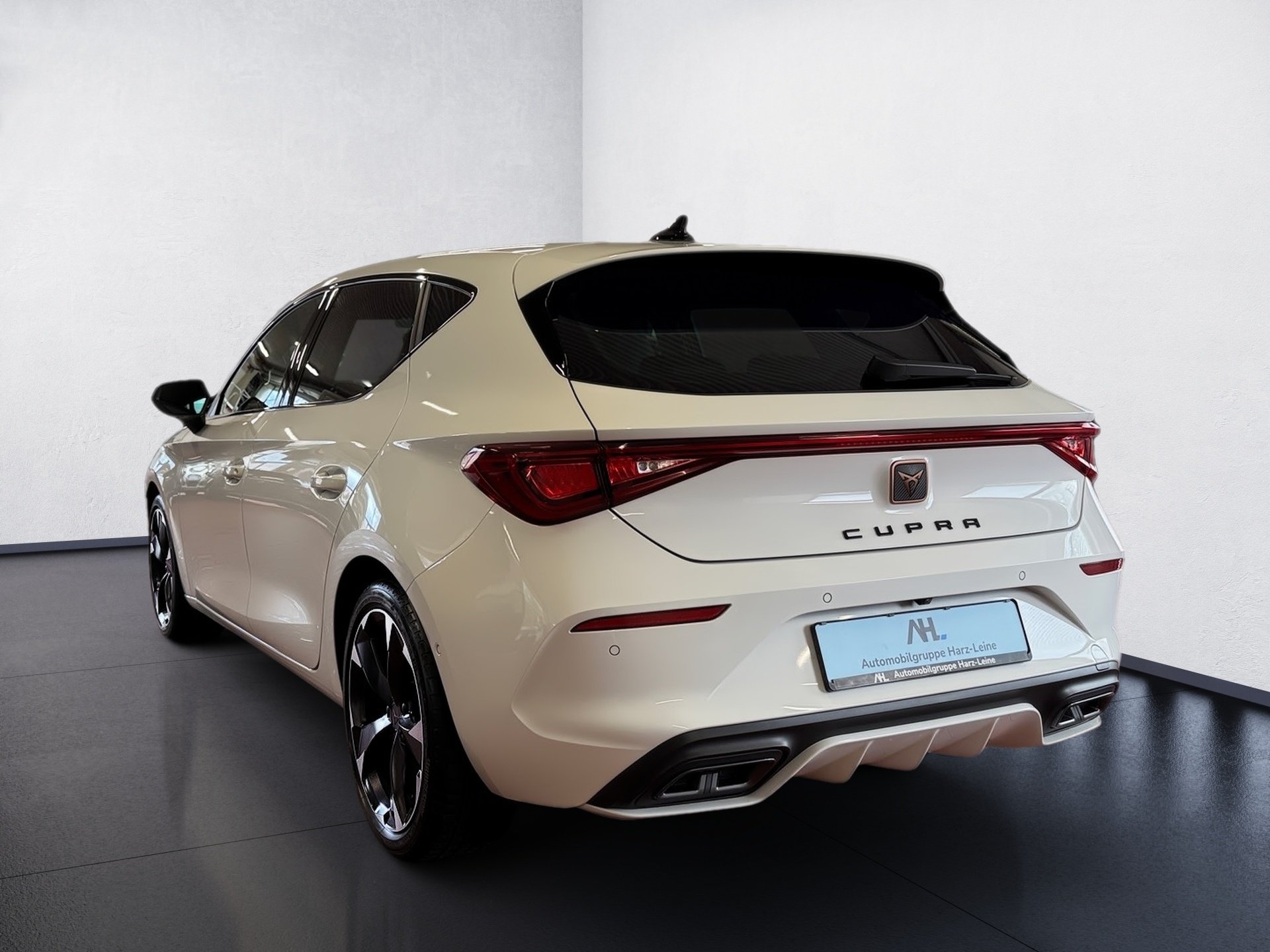 Leon 1.5 eTSI DSG LED Navi ACC RFK Beats ACC AUT