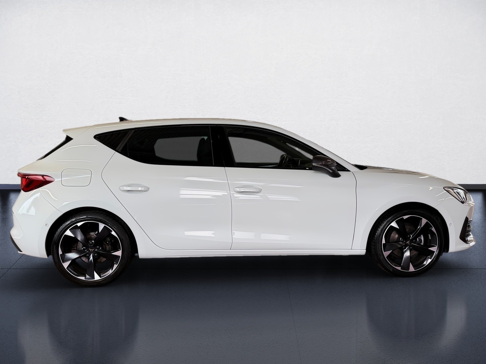 Leon 1.5 eTSI DSG LED Navi ACC RFK Beats ACC AUT