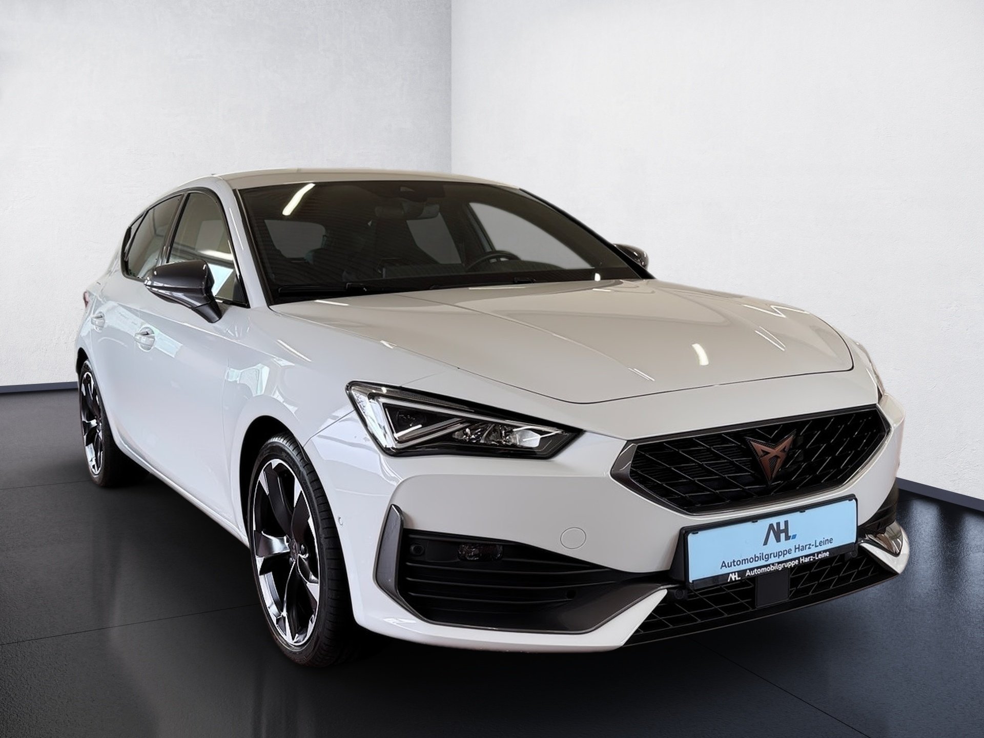 Leon 1.5 eTSI DSG LED Navi ACC RFK Beats ACC AUT