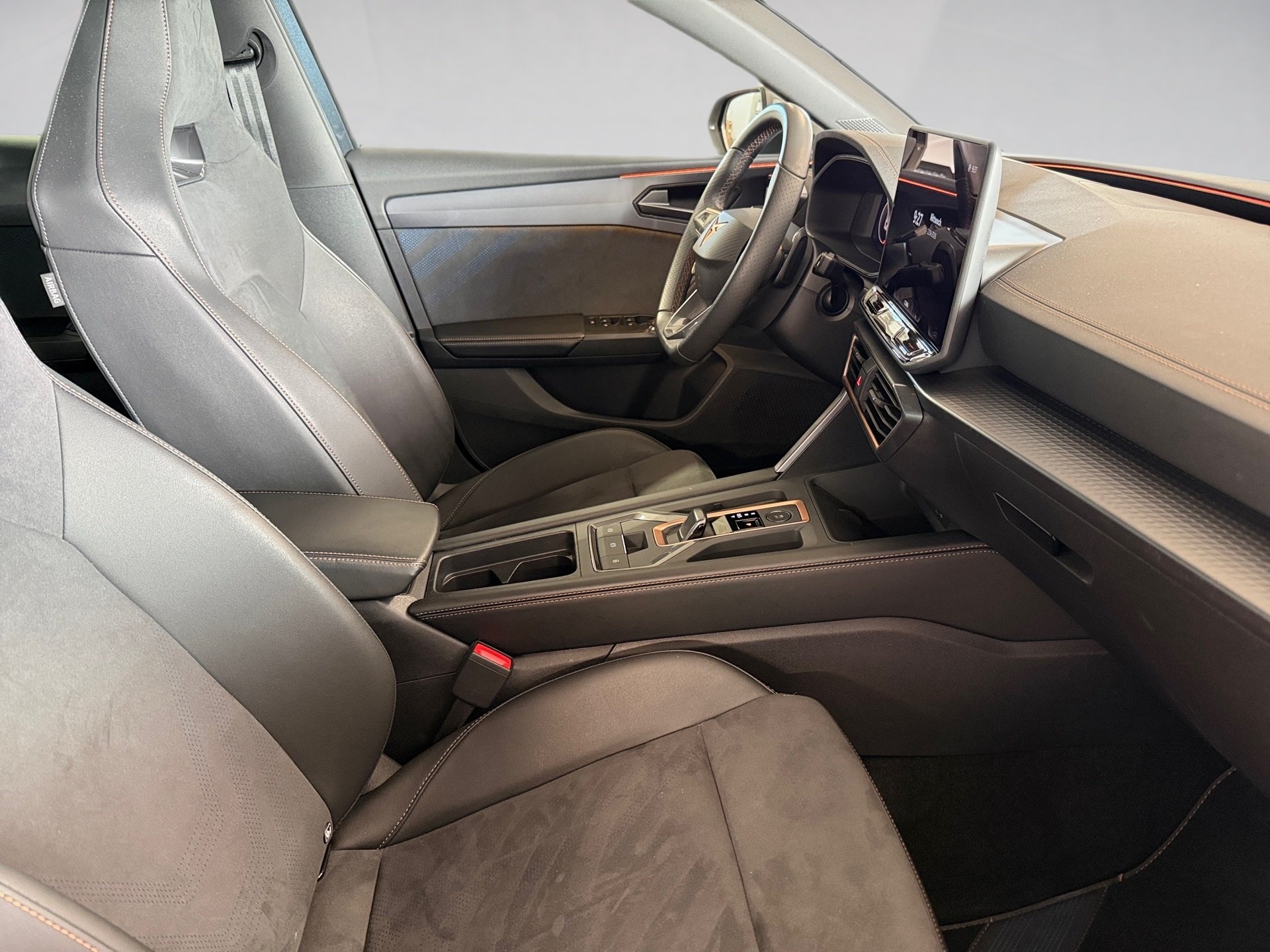 Leon 2.0 TDI DSG Edge Matrix Navi ACC RFK Alcantara