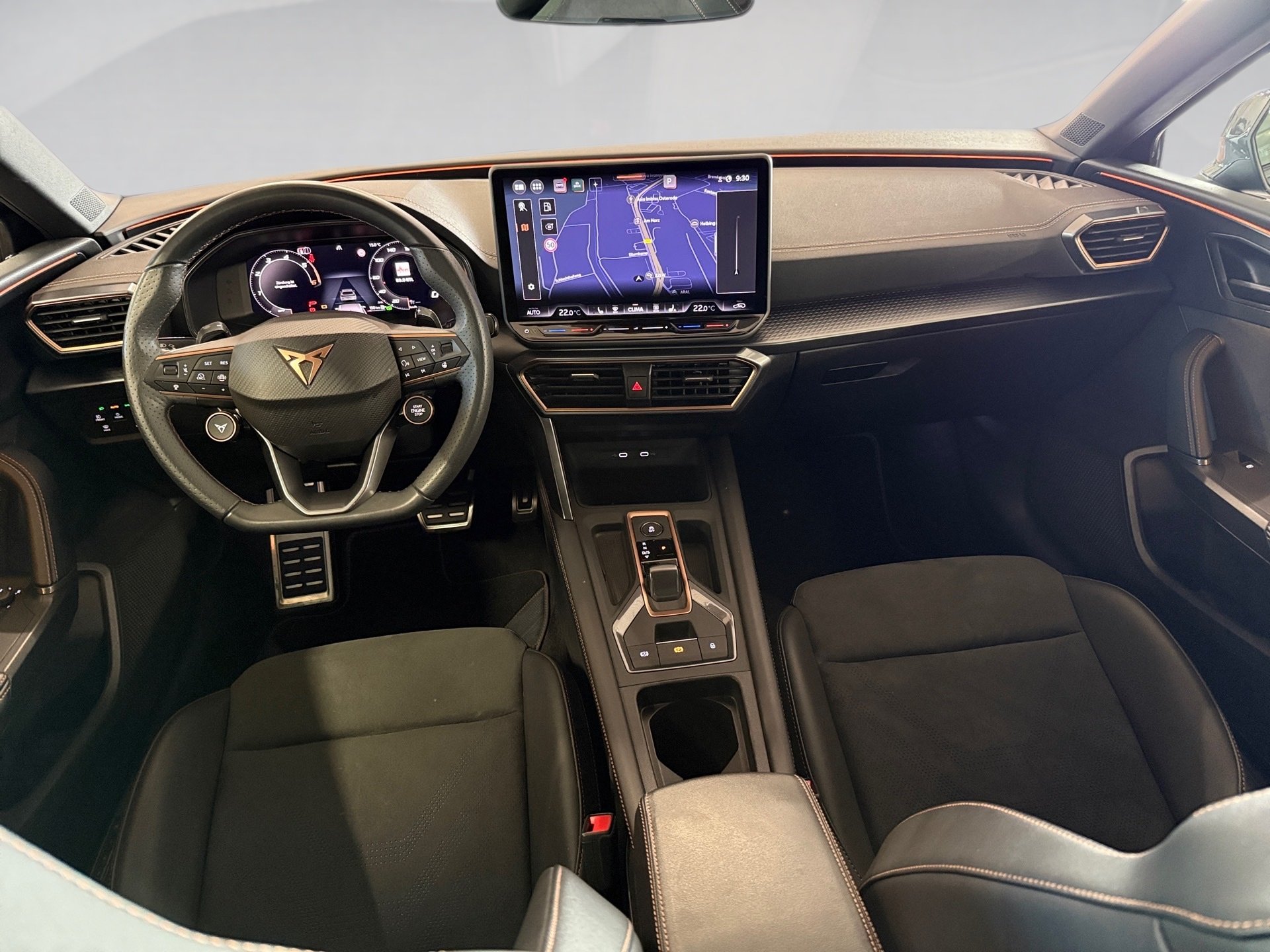 Leon 2.0 TDI DSG Edge Matrix Navi ACC RFK Alcantara