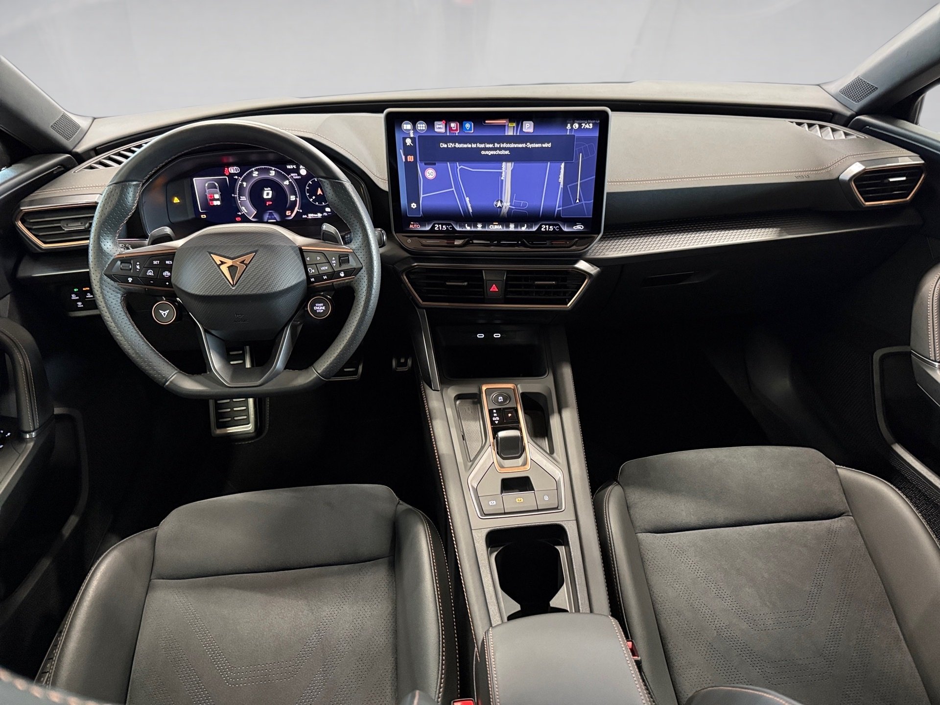 Leon 2.0 TDI DSG Edge Matrix Navi ACC RFK Alcantara