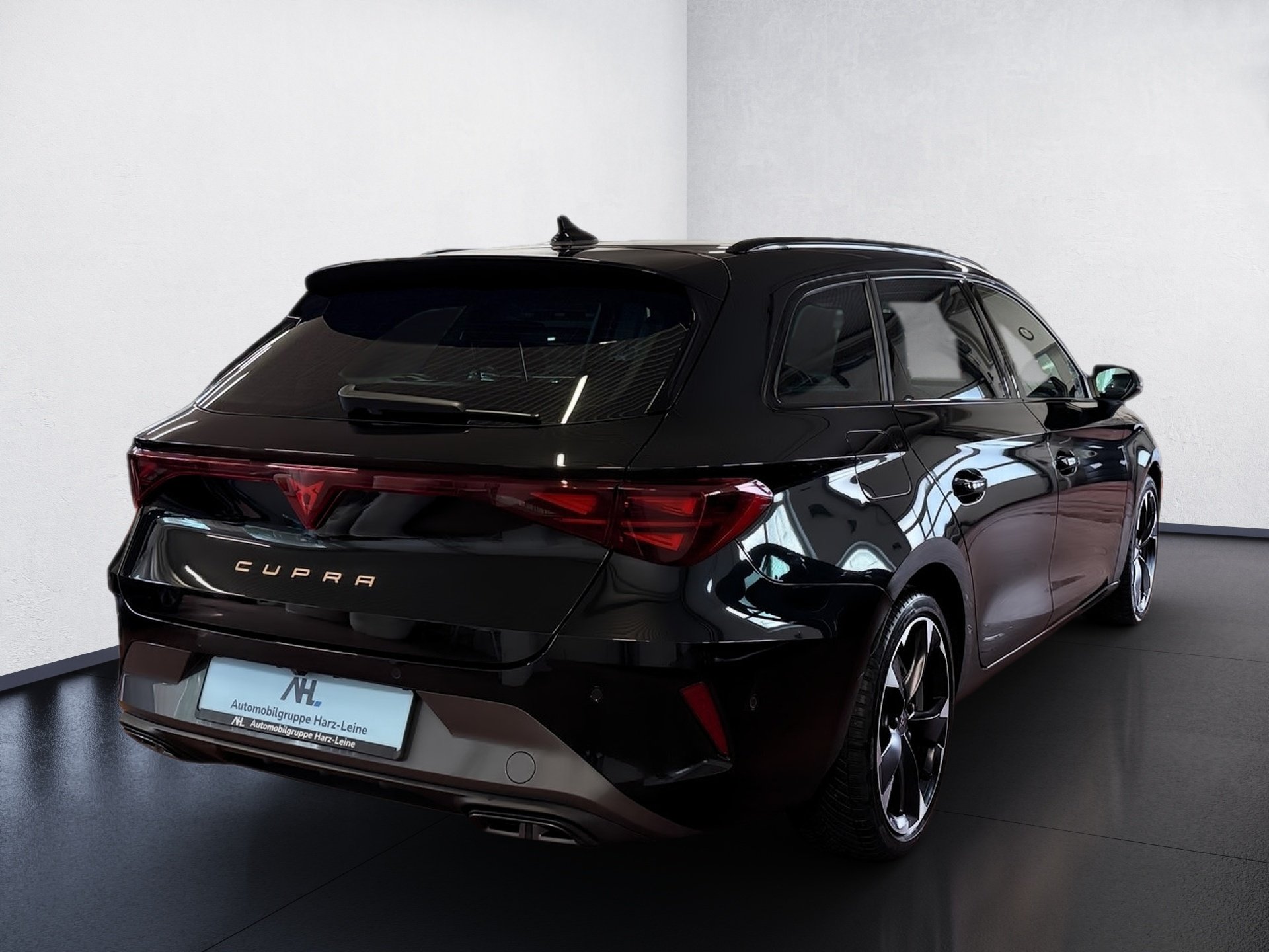 Leon Sportstourer 2.0 TDI DSG Edge Matrix Navi ACC