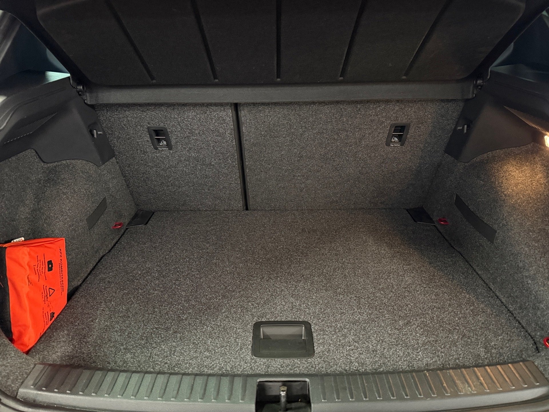 Arona 1.0 TSI FR Beats LED ACC AHK RFK ACC AHK