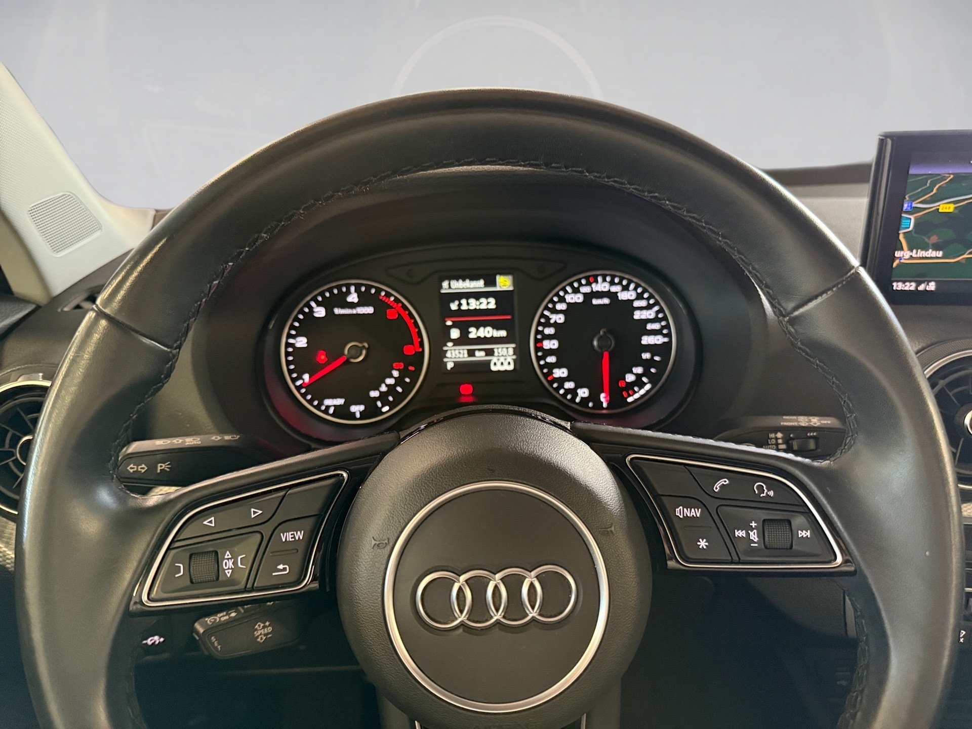 Q2 30 TDI S-tronic LED Navi AHK RFK PDC SHZ AHK