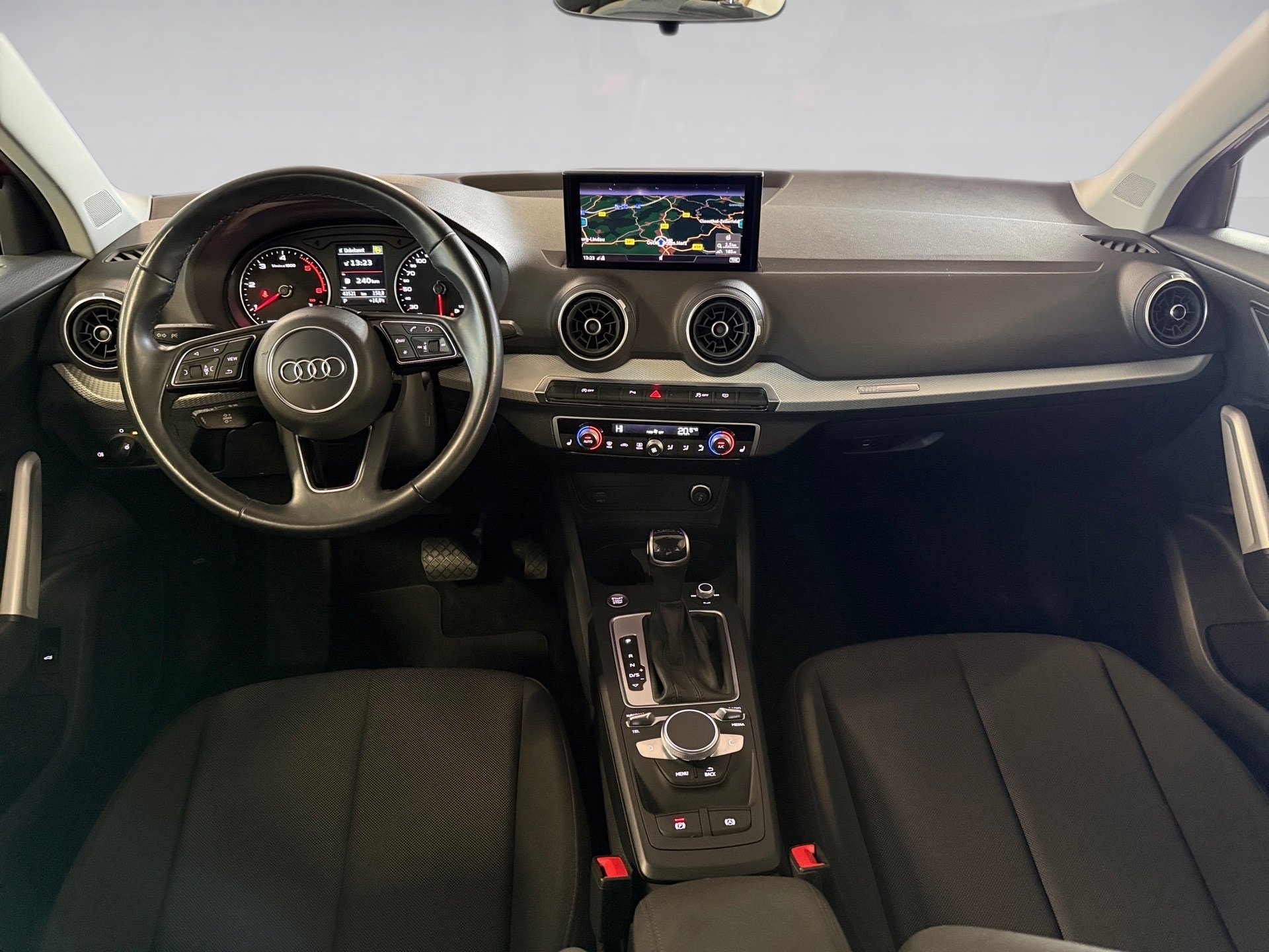 Q2 30 TDI S-tronic LED Navi AHK RFK PDC SHZ AHK