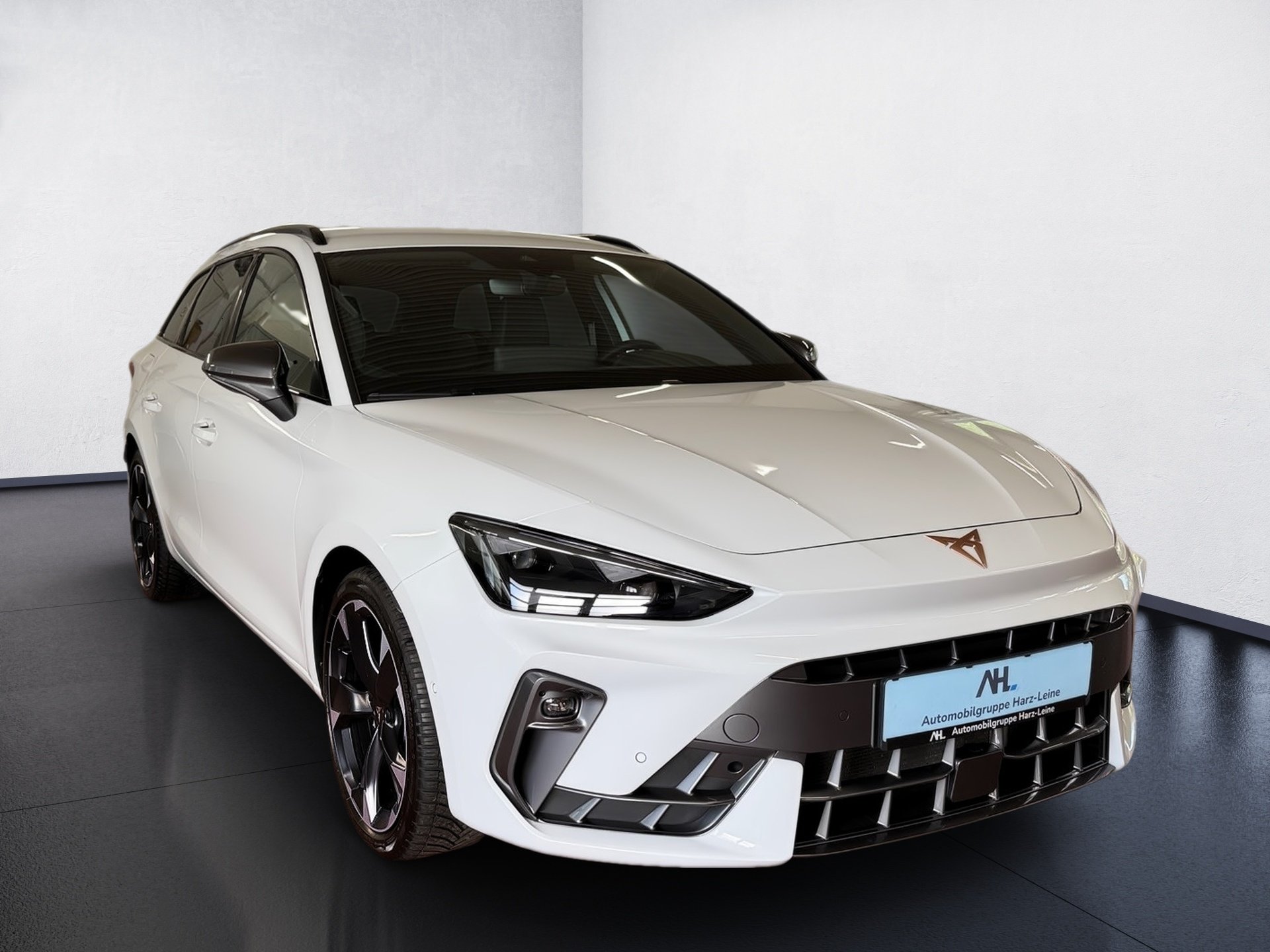 Leon Sportstourer 1.5 eTSI DSG Edge Matrix Navi ACC AHK