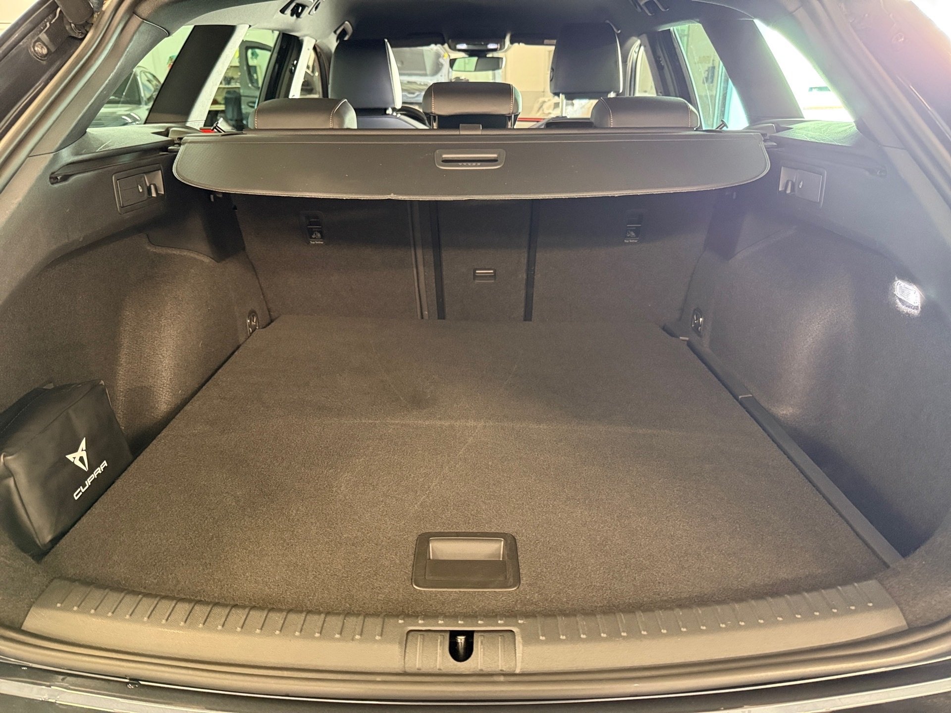 Leon Sportstourer 2.0 TDI DSG Edge Matrix Navi ACC AHK