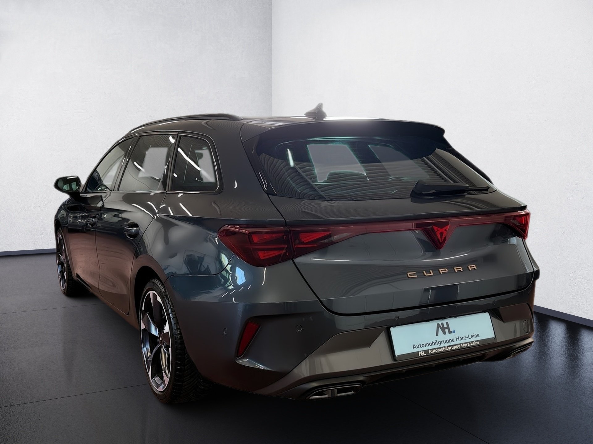 Leon Sportstourer 2.0 TDI DSG Edge Matrix Navi ACC AHK