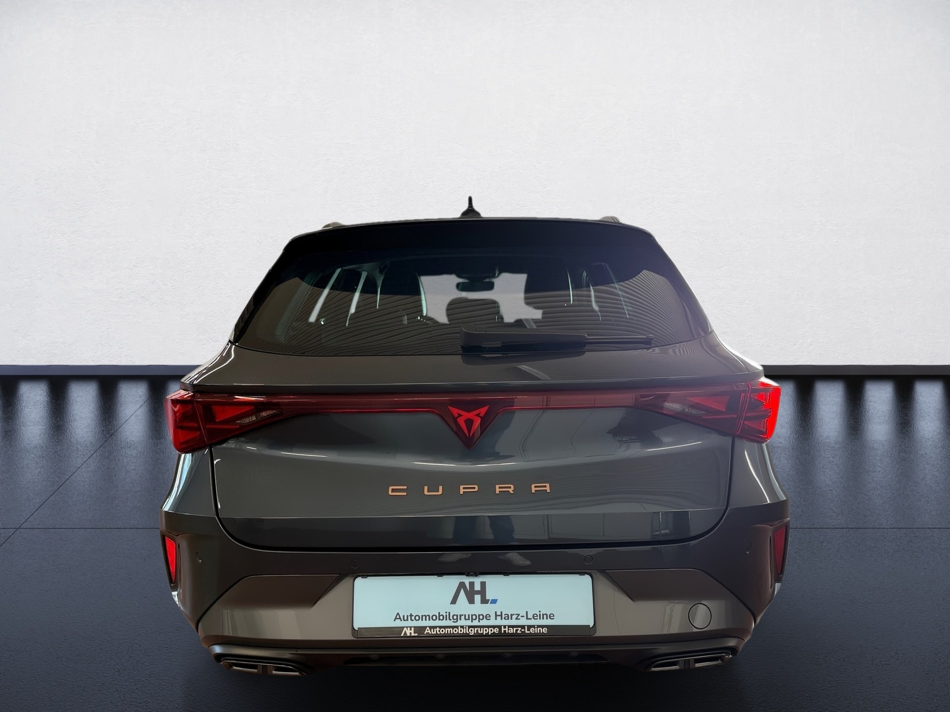 Leon Sportstourer 2.0 TDI DSG Edge Matrix Navi ACC AHK