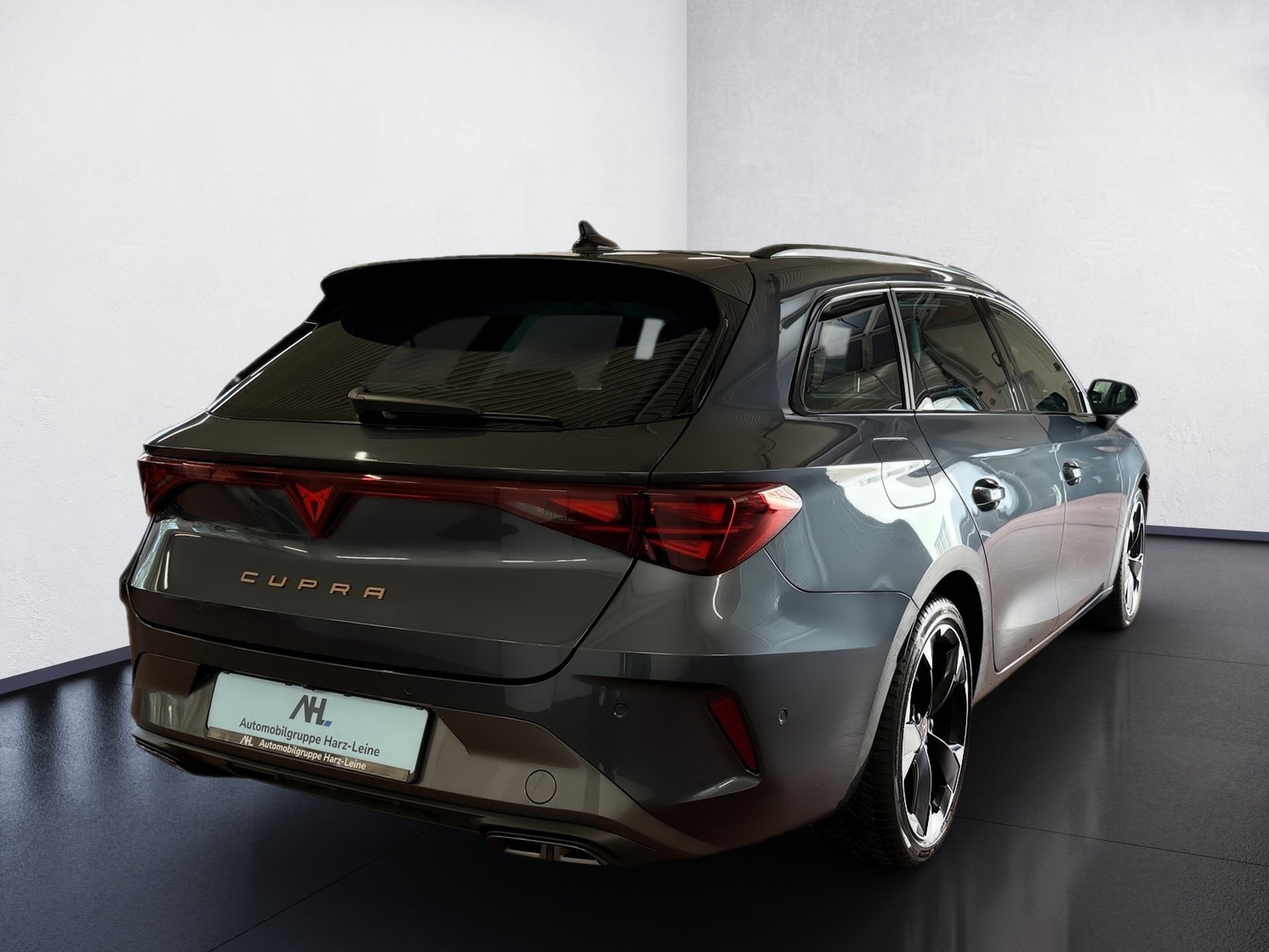 Leon Sportstourer 2.0 TDI DSG Edge Matrix Navi ACC AHK