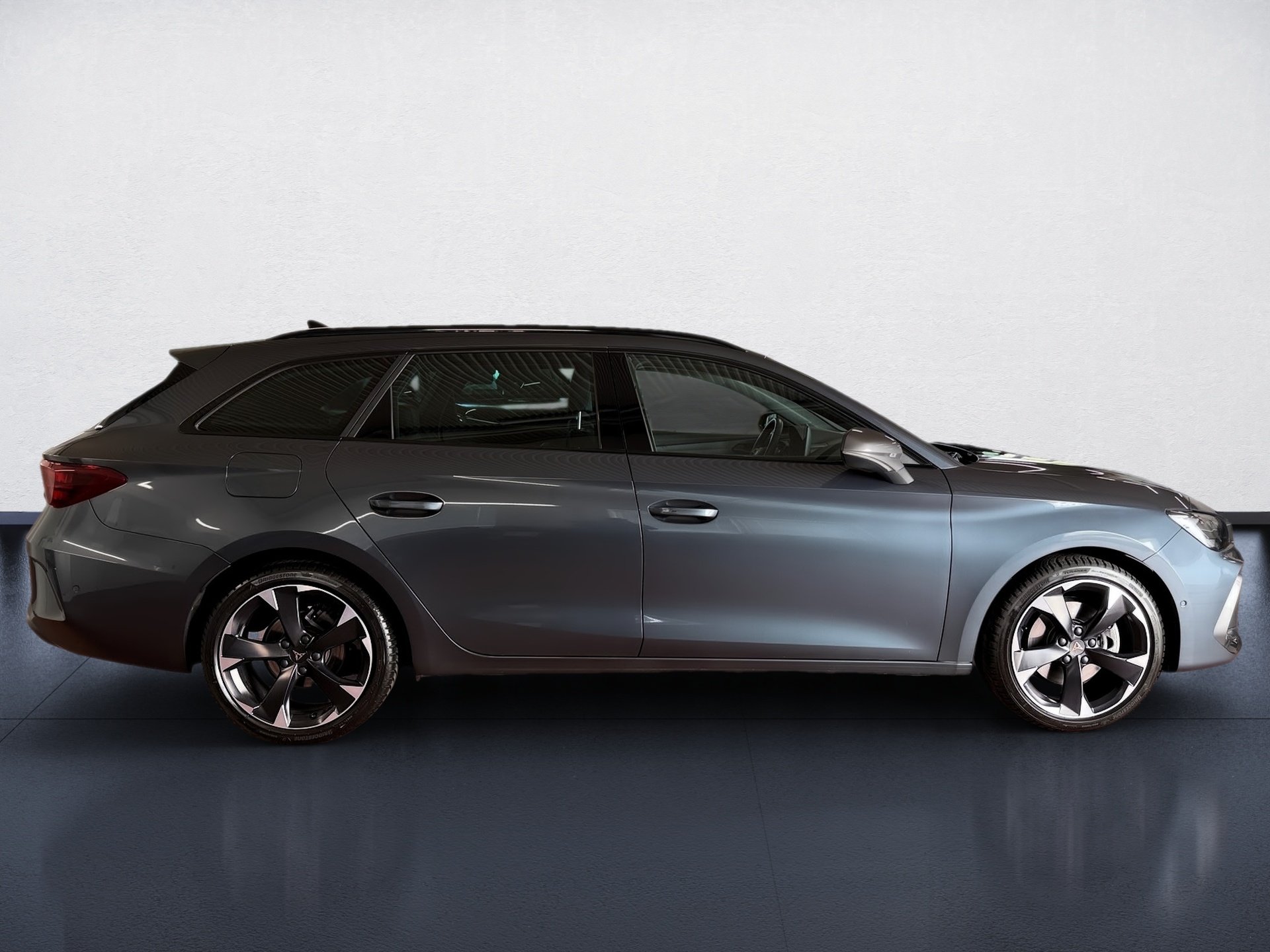 Leon Sportstourer 2.0 TDI DSG Edge Matrix Navi ACC AHK