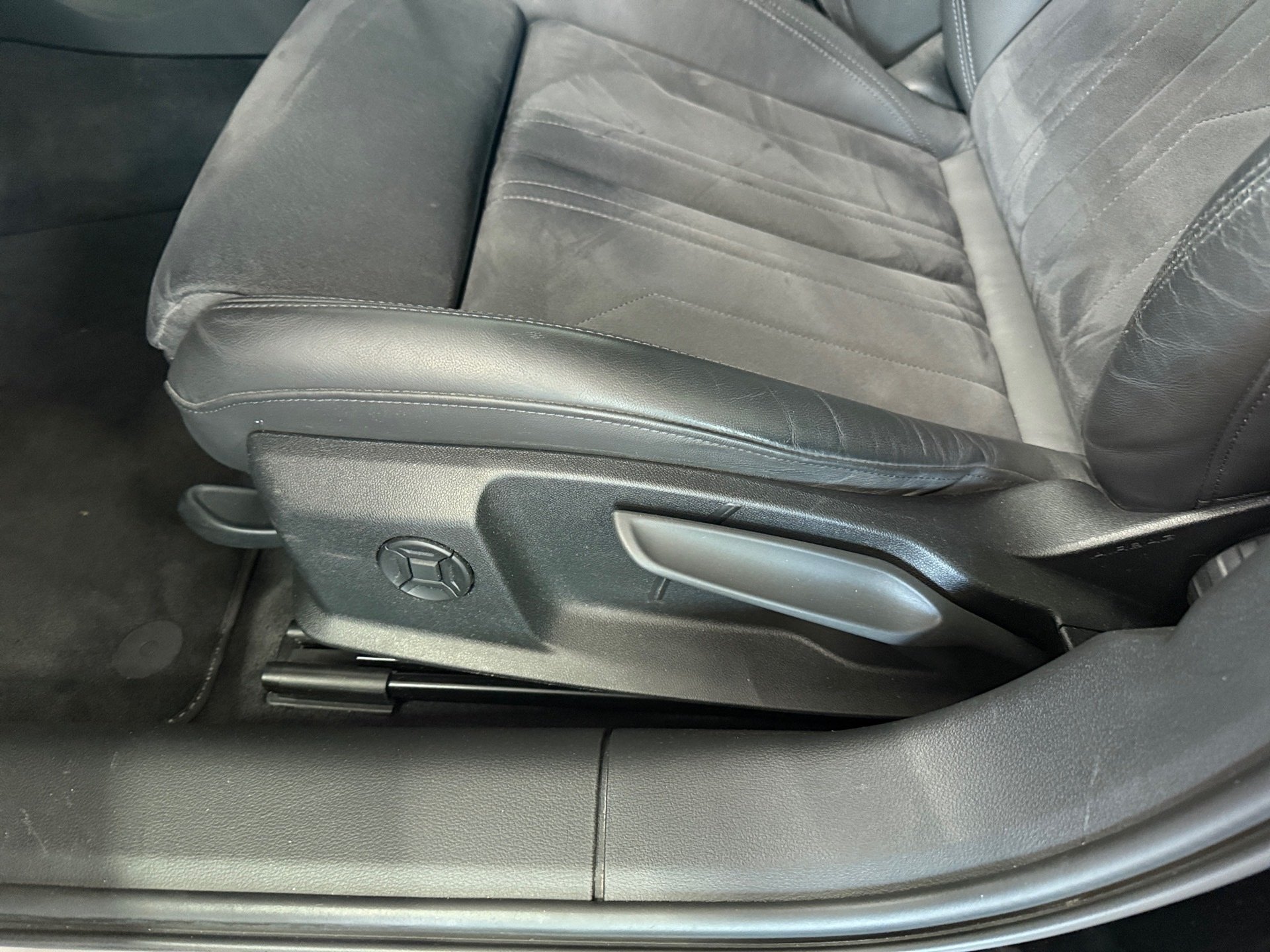 A6 Avant 40 TDI quattro Sport S-tronic AHK Navi ACC RFK