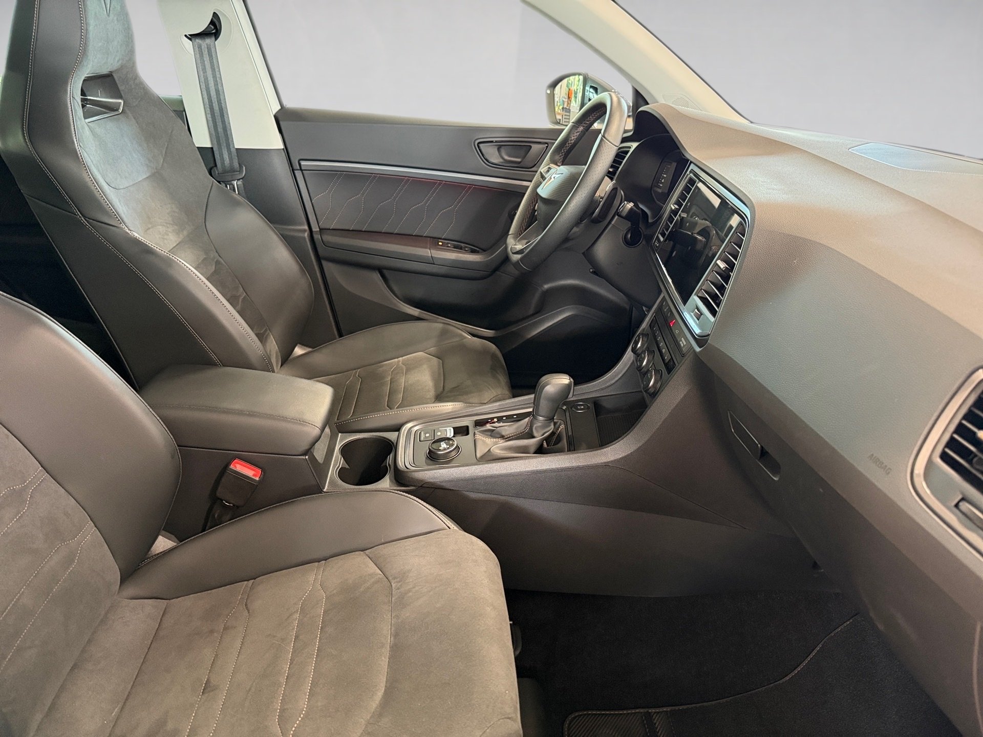 Ateca 1.5 TSI DSG AHK Navi ACC 360° SHZ 360 ACC