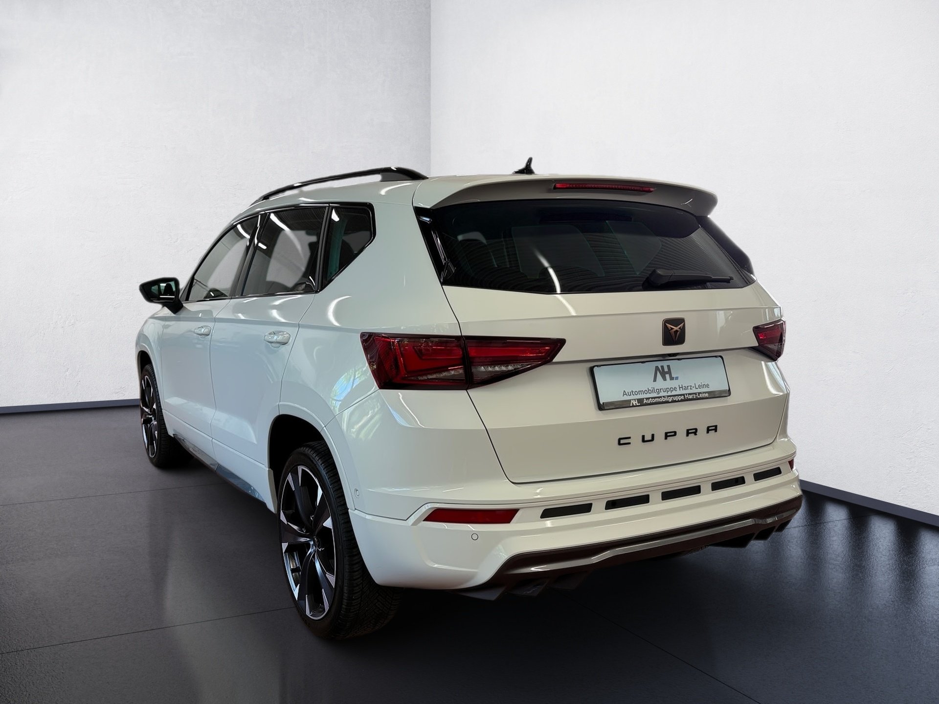 Ateca 1.5 TSI DSG AHK Navi ACC 360° SHZ 360 ACC