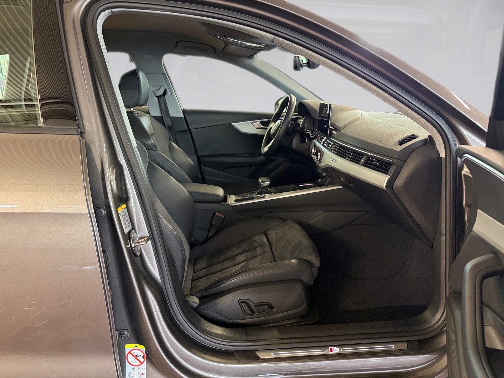 A4 Avant S line 40 TDI S line quattro S-tronic AHK Navi ACC TopView