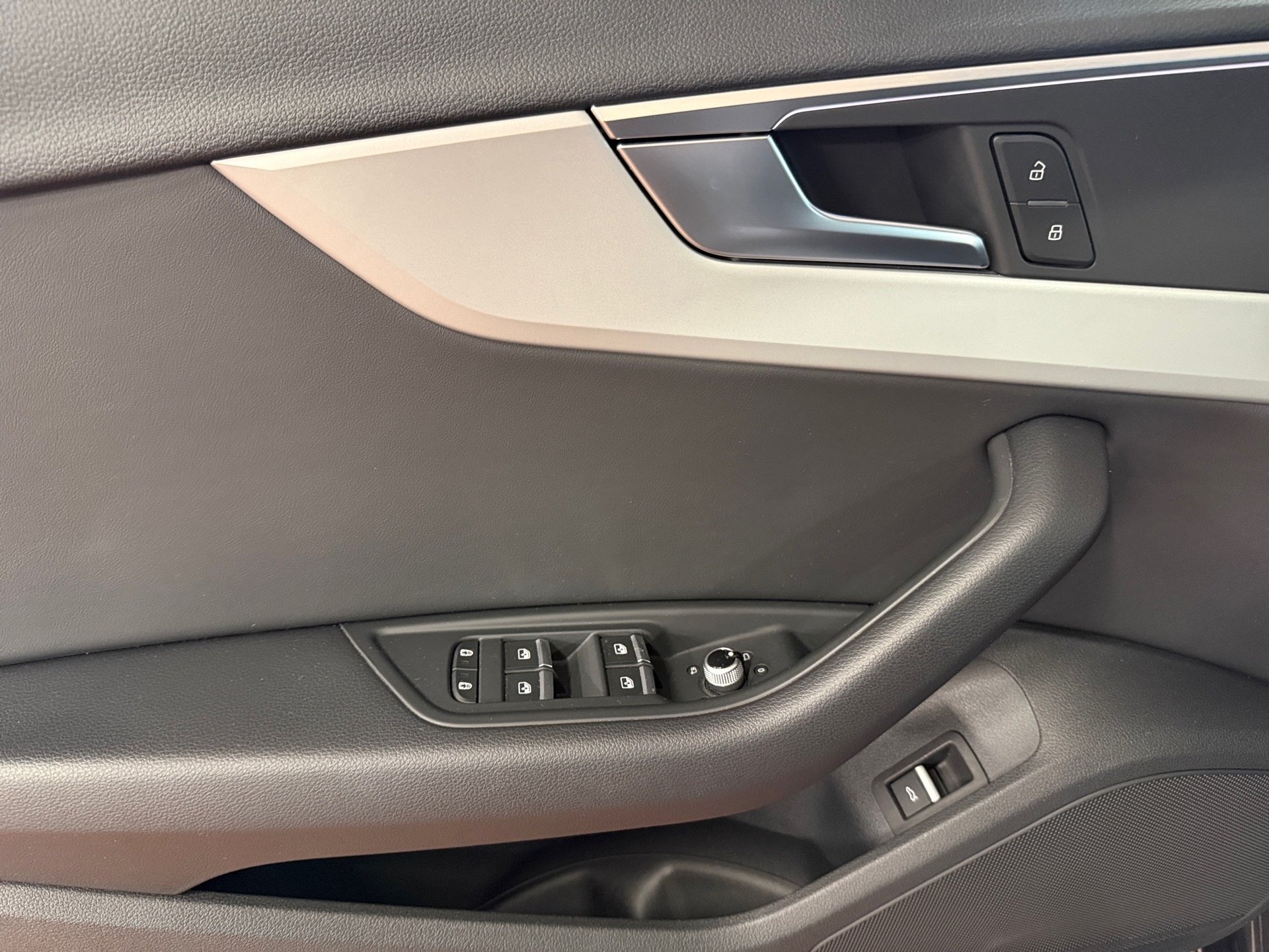 A4 Avant S line 40 TDI S line quattro S-tronic AHK Navi ACC TopView