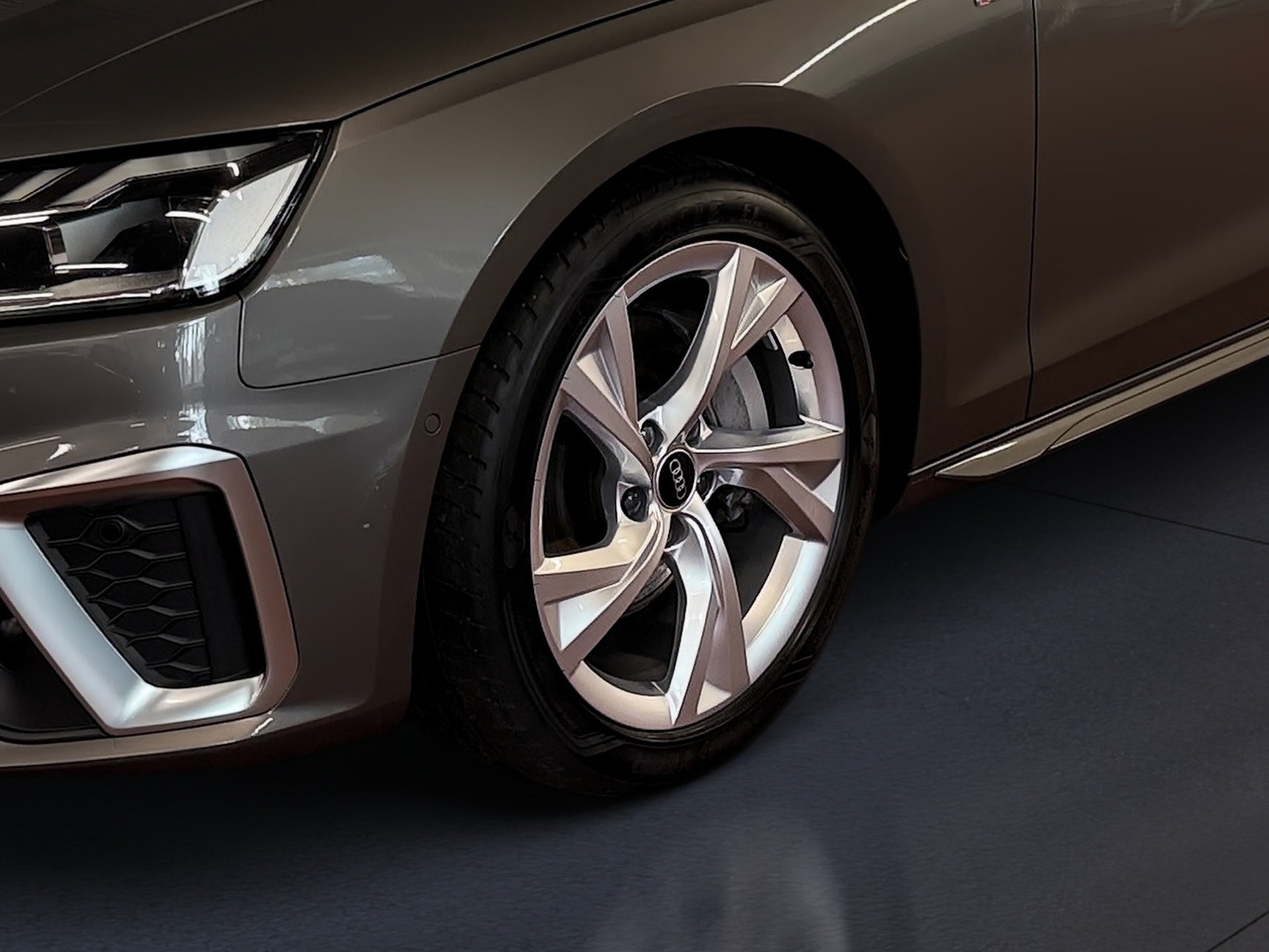 A4 Avant S line 40 TDI S line quattro S-tronic AHK Navi ACC TopView