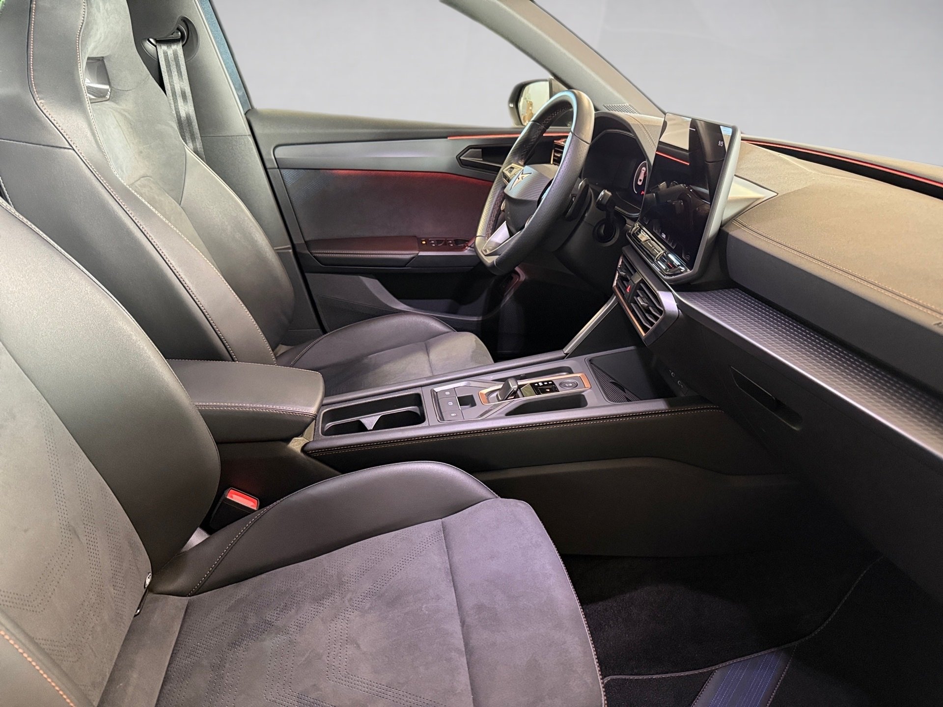 Leon Sportstourer 2.0 TDI DSG Edge Matrix Navi ACC RFK