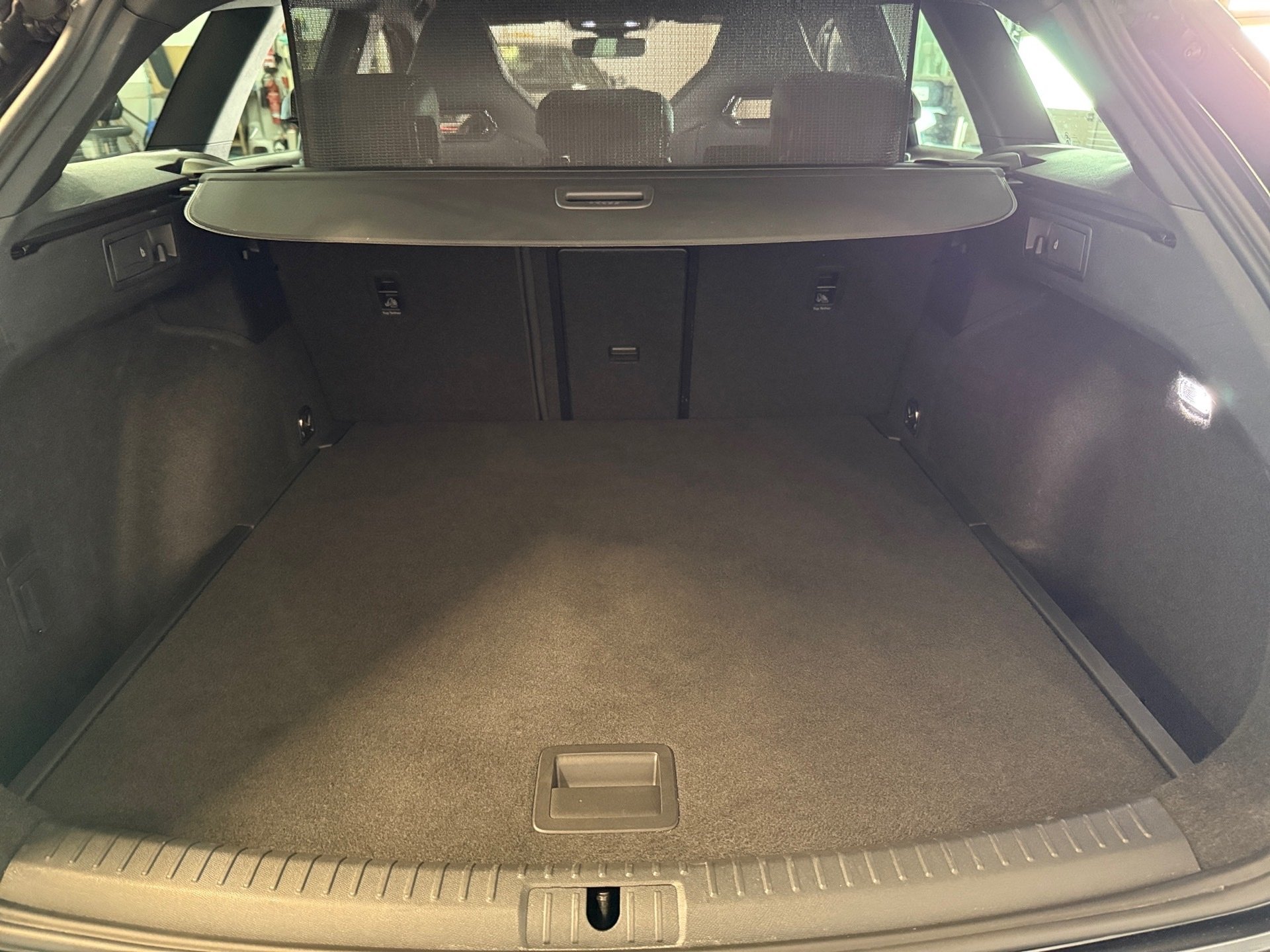 Leon Sportstourer 2.0 TDI DSG Edge Matrix Navi ACC RFK