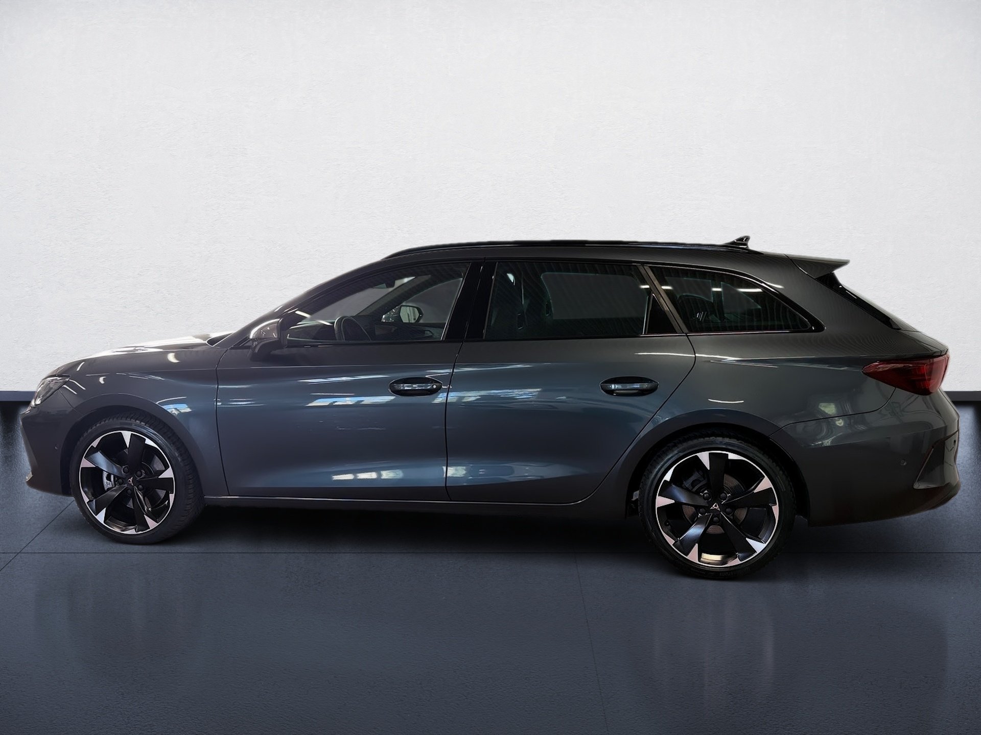 Leon Sportstourer 2.0 TDI DSG Edge Matrix Navi ACC RFK