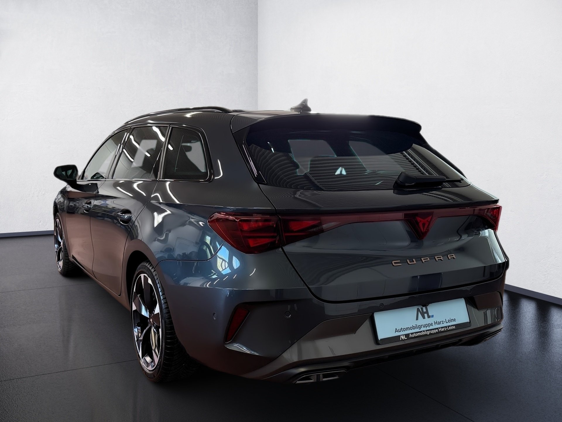 Leon Sportstourer 2.0 TDI DSG Edge Matrix Navi ACC RFK