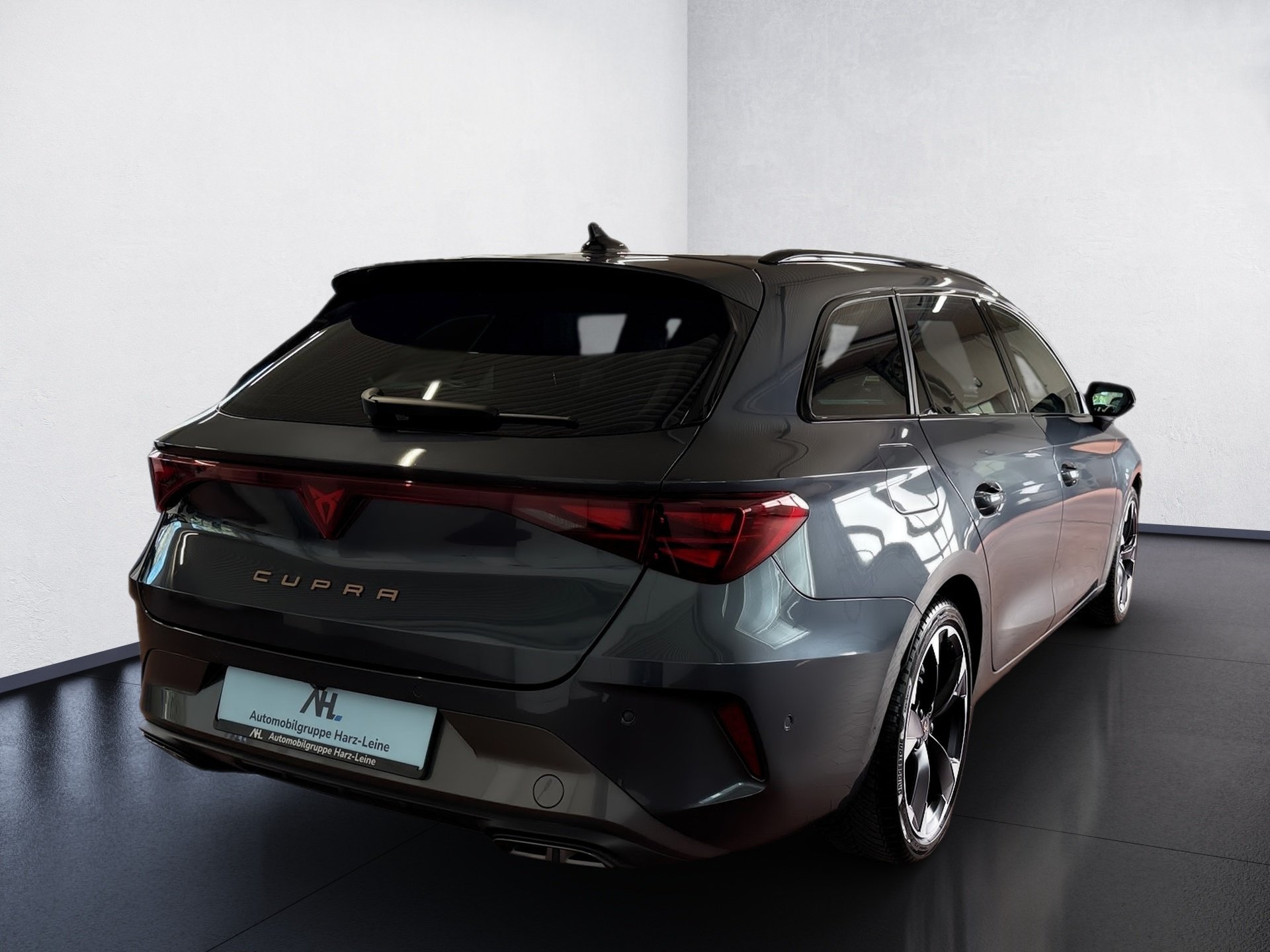 Leon Sportstourer 2.0 TDI DSG Edge Matrix Navi ACC RFK