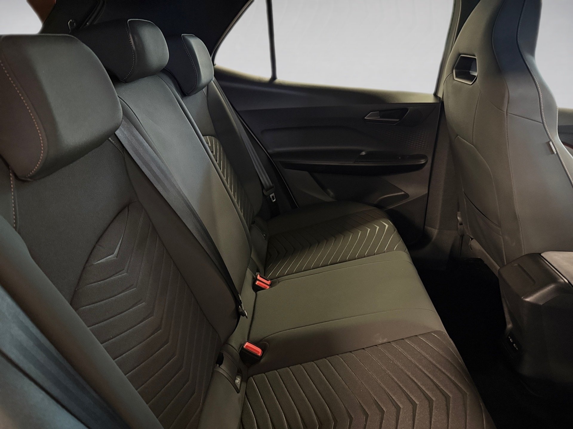 Born e-Boost Wärmepumpe HuD Navi ACC Keyless LED RFK