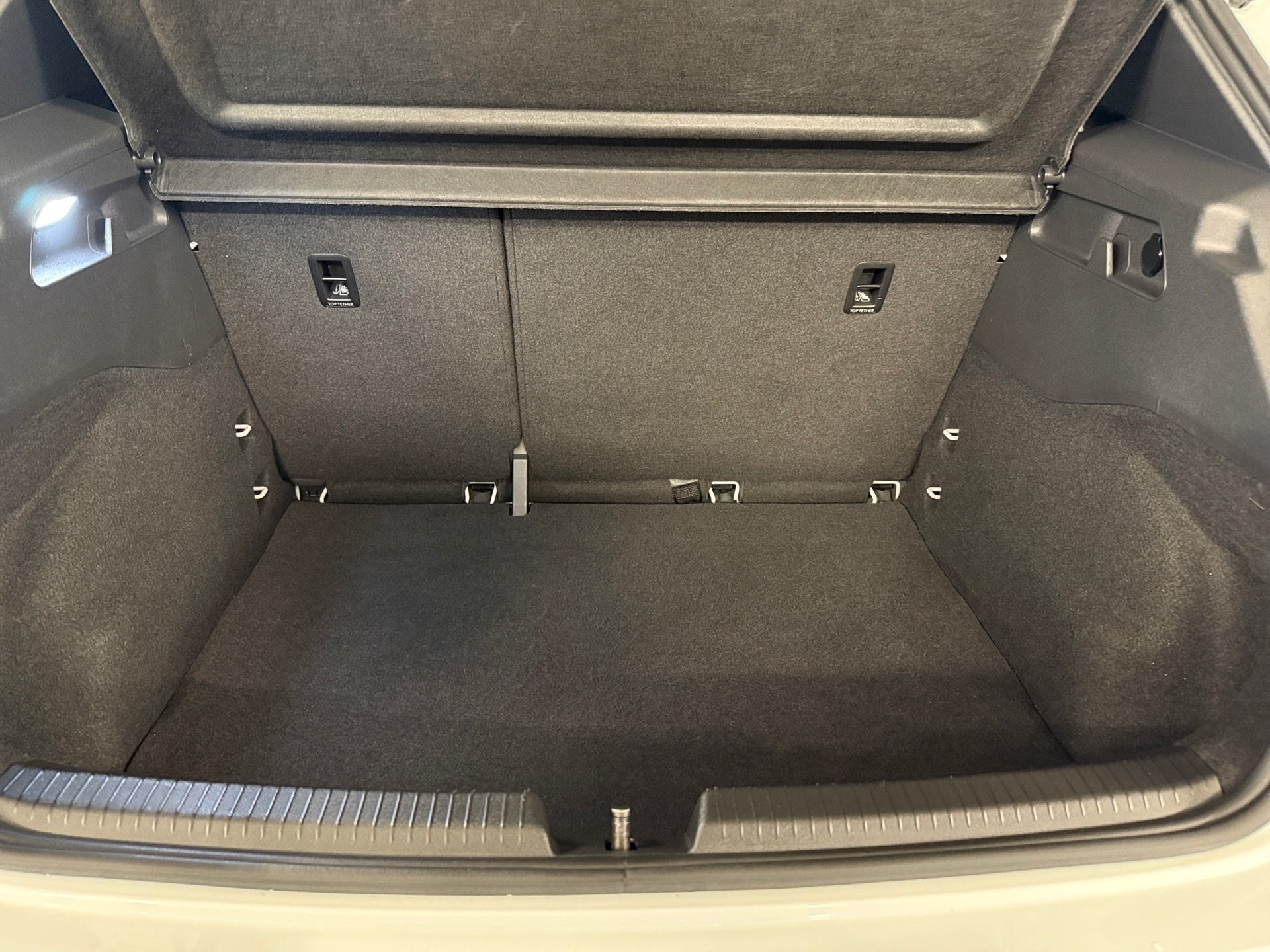 Born e-Boost Wärmepumpe HuD Navi ACC Keyless LED RFK