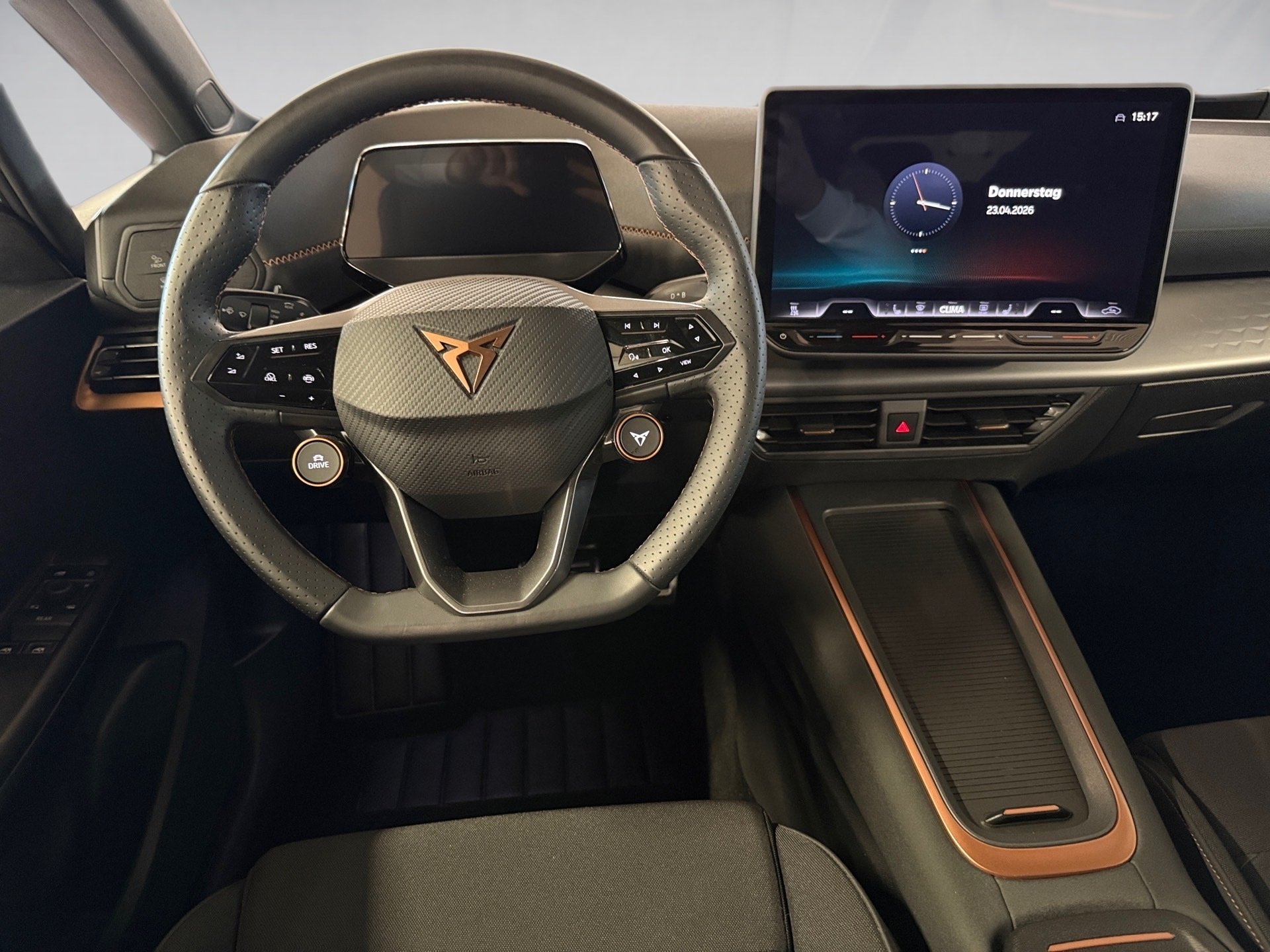 Born e-Boost Wärmepumpe HuD Navi ACC Keyless LED RFK