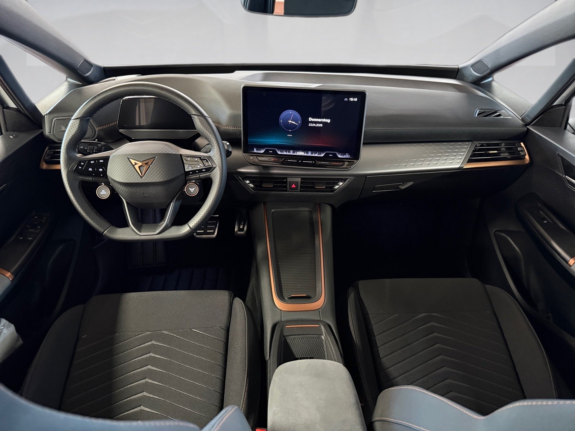 Born e-Boost Wärmepumpe HuD Navi ACC Keyless LED RFK