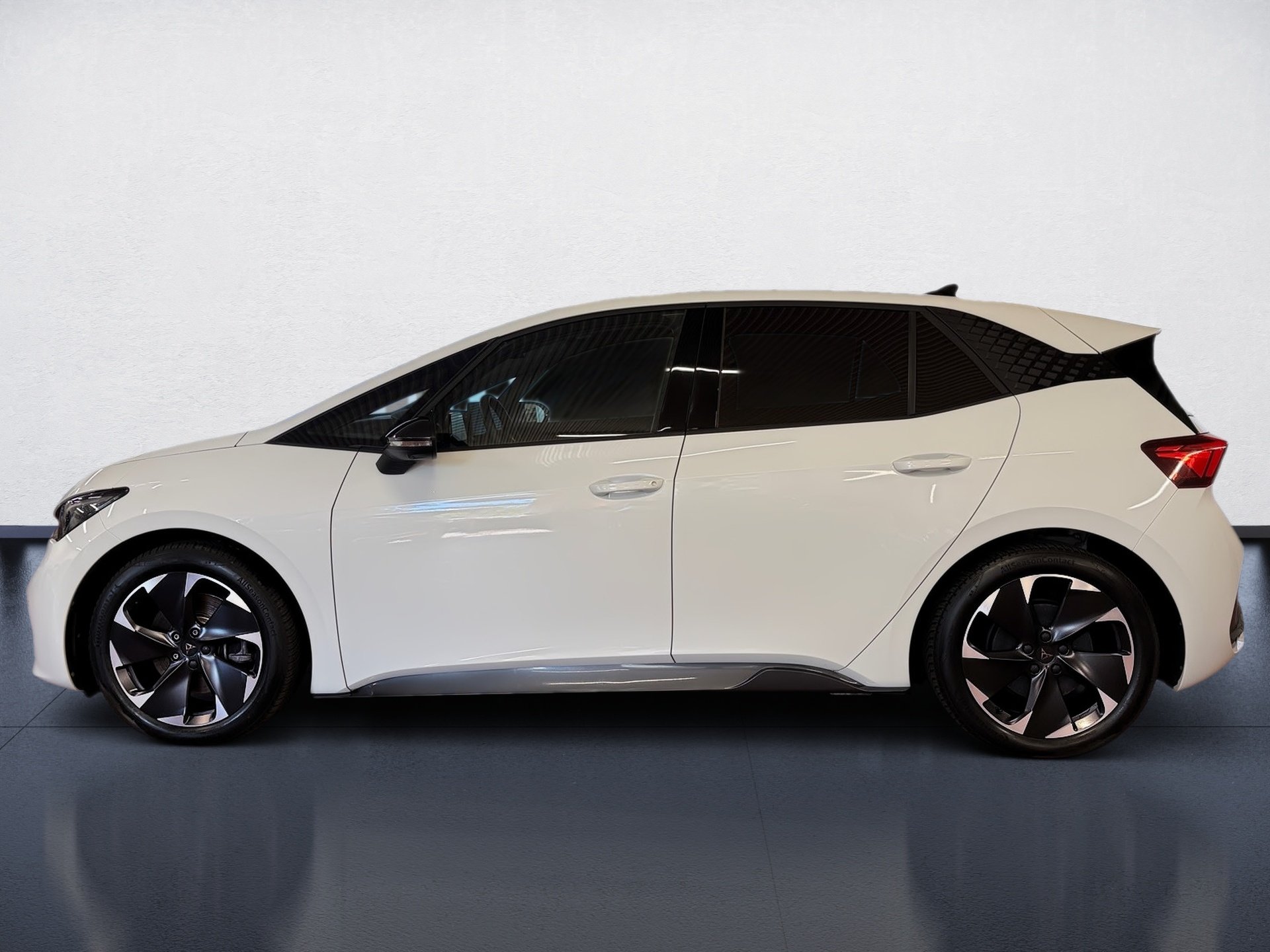 Born e-Boost Wärmepumpe HuD Navi ACC Keyless LED RFK