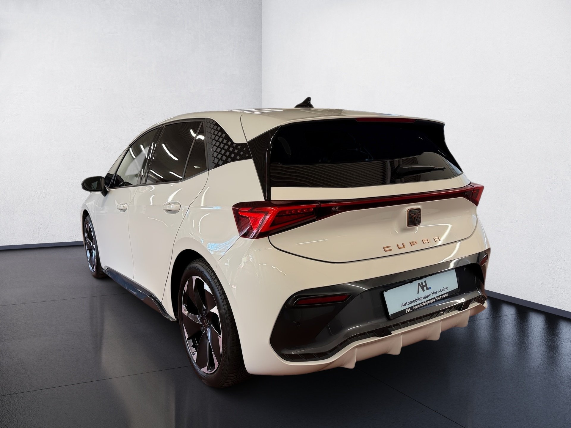 Born e-Boost Wärmepumpe HuD Navi ACC Keyless LED RFK