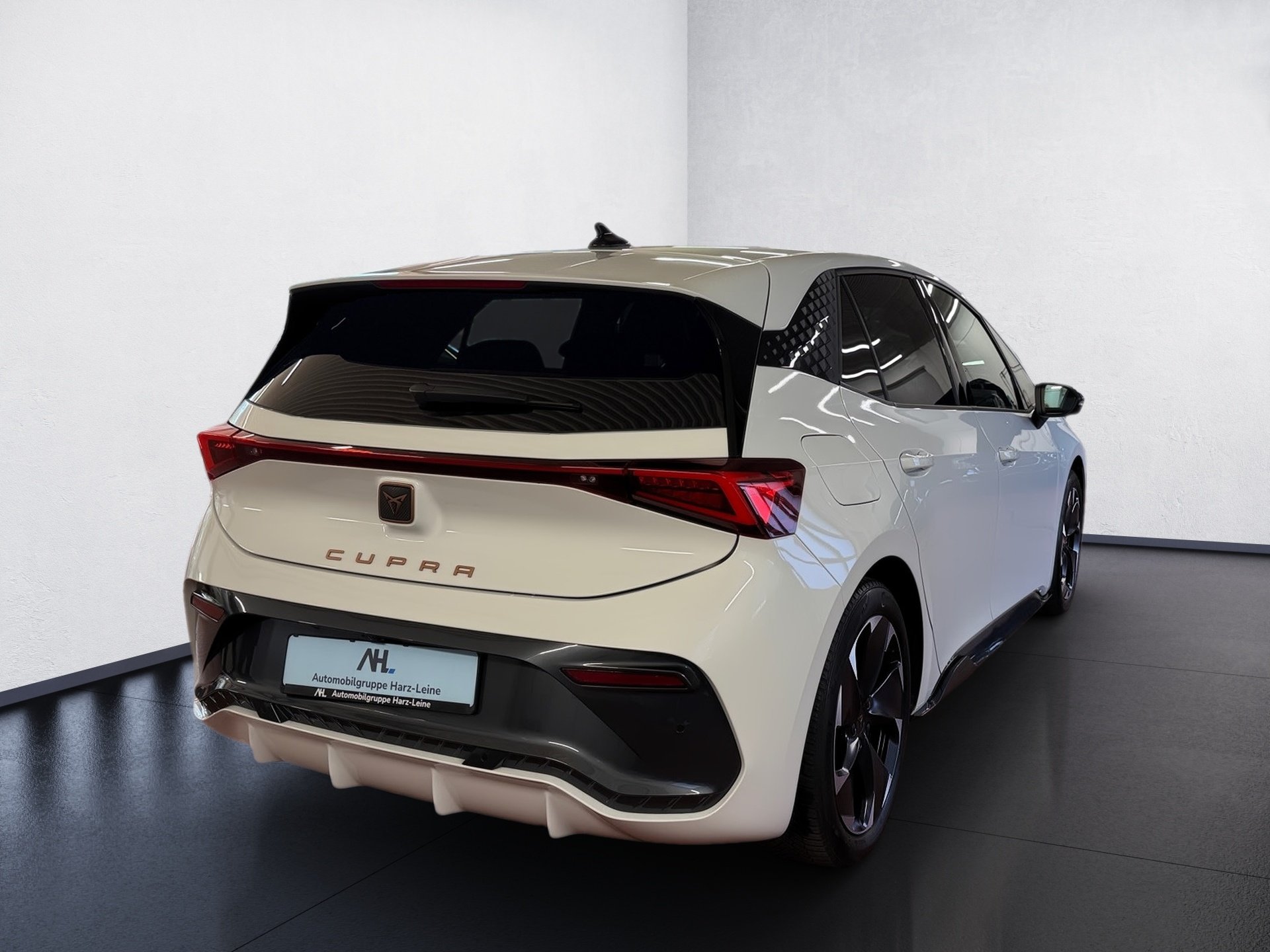 Born e-Boost Wärmepumpe HuD Navi ACC Keyless LED RFK