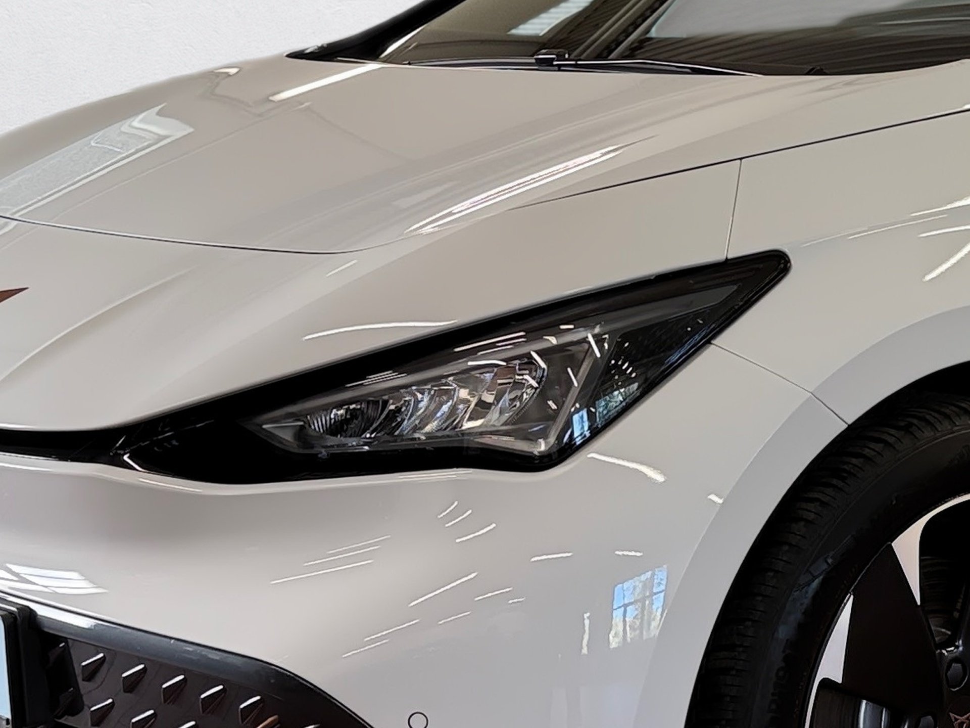 Born e-Boost Wärmepumpe HuD Navi ACC Keyless LED RFK