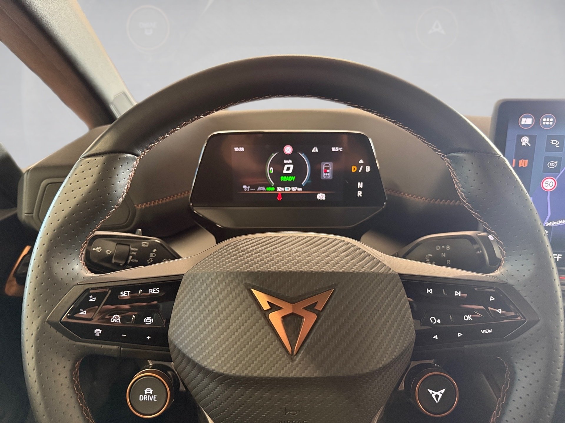 Born e-Boost Wärmepumpe HuD Navi ACC Keyless LED RFK