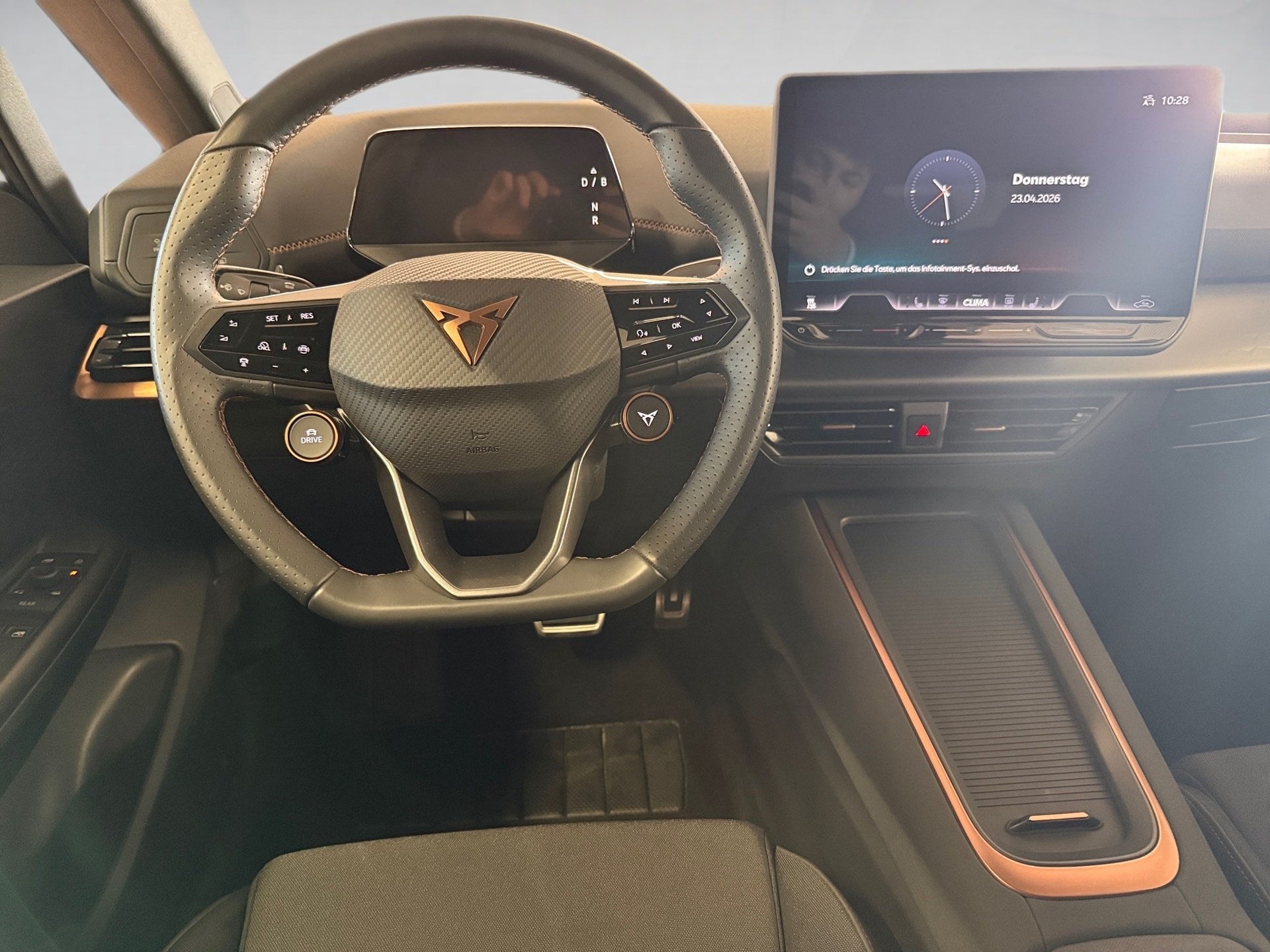 Born e-Boost Wärmepumpe HuD Navi ACC Keyless LED RFK