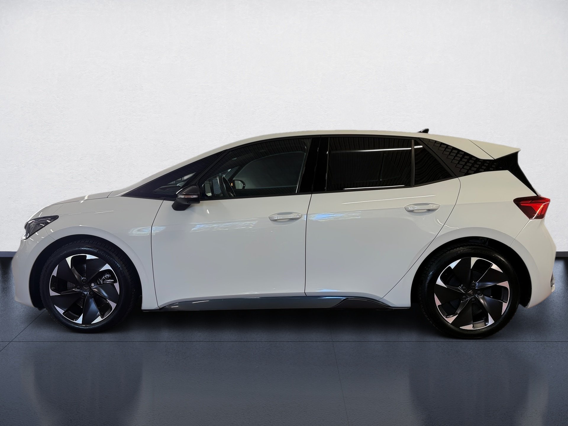 Born e-Boost Wärmepumpe HuD Navi ACC Keyless LED RFK